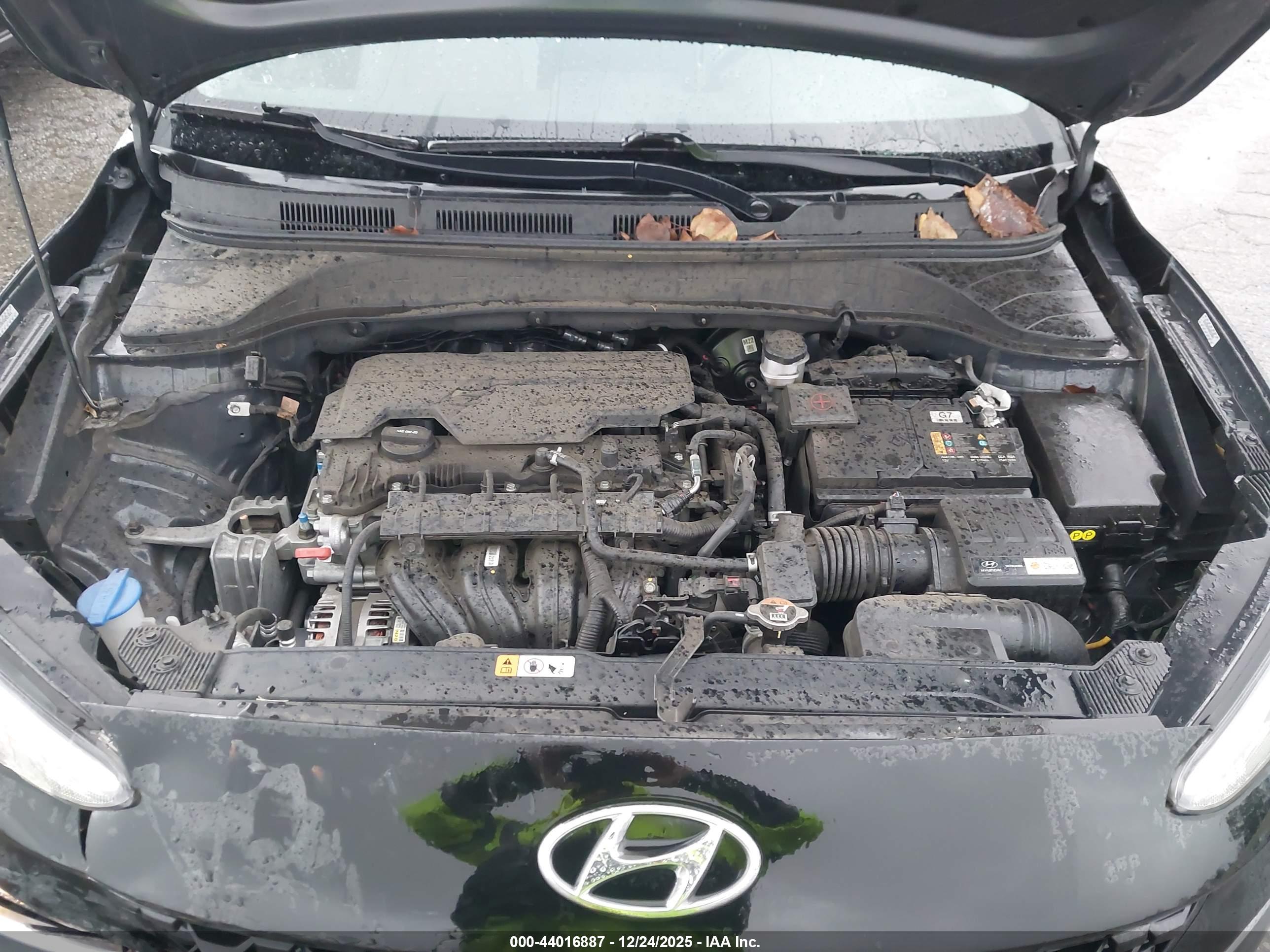 HYUNDAI KONA image 10