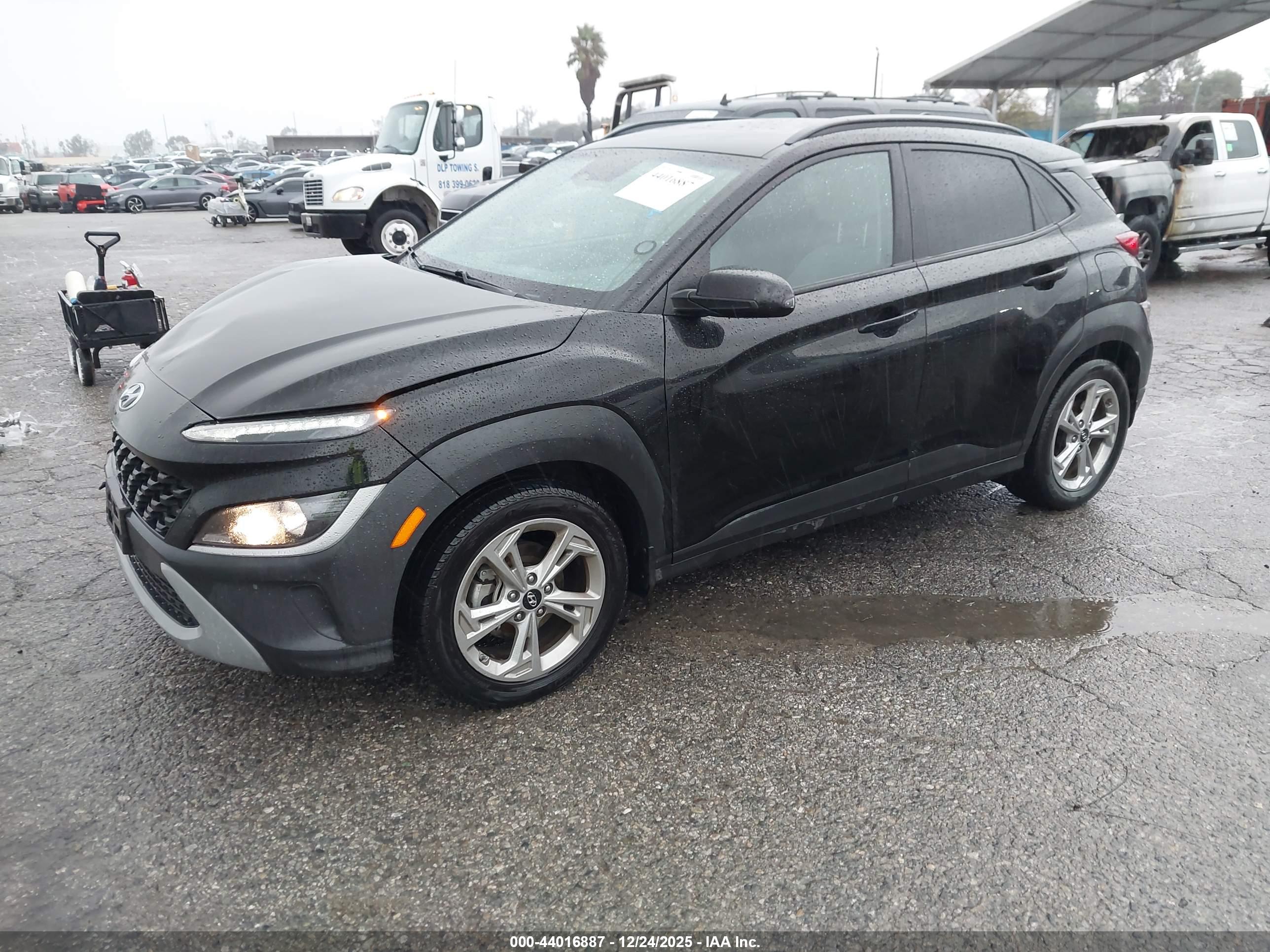 HYUNDAI KONA image 2