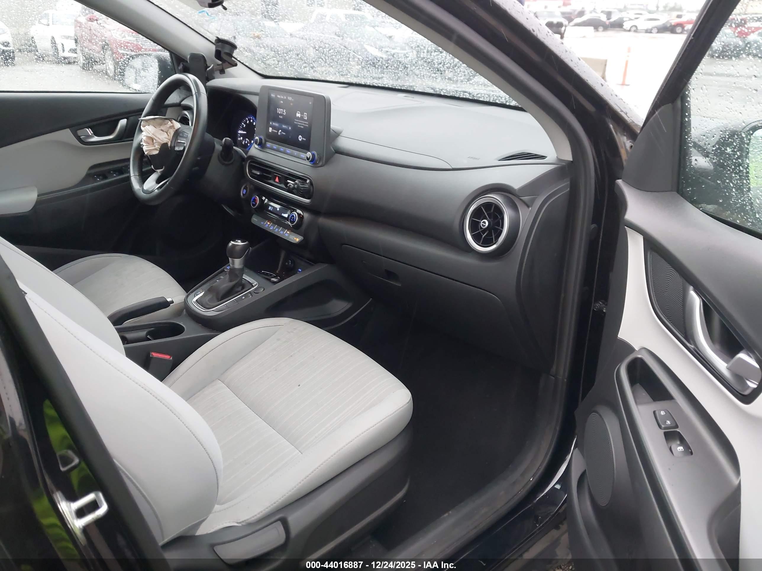HYUNDAI KONA image 5