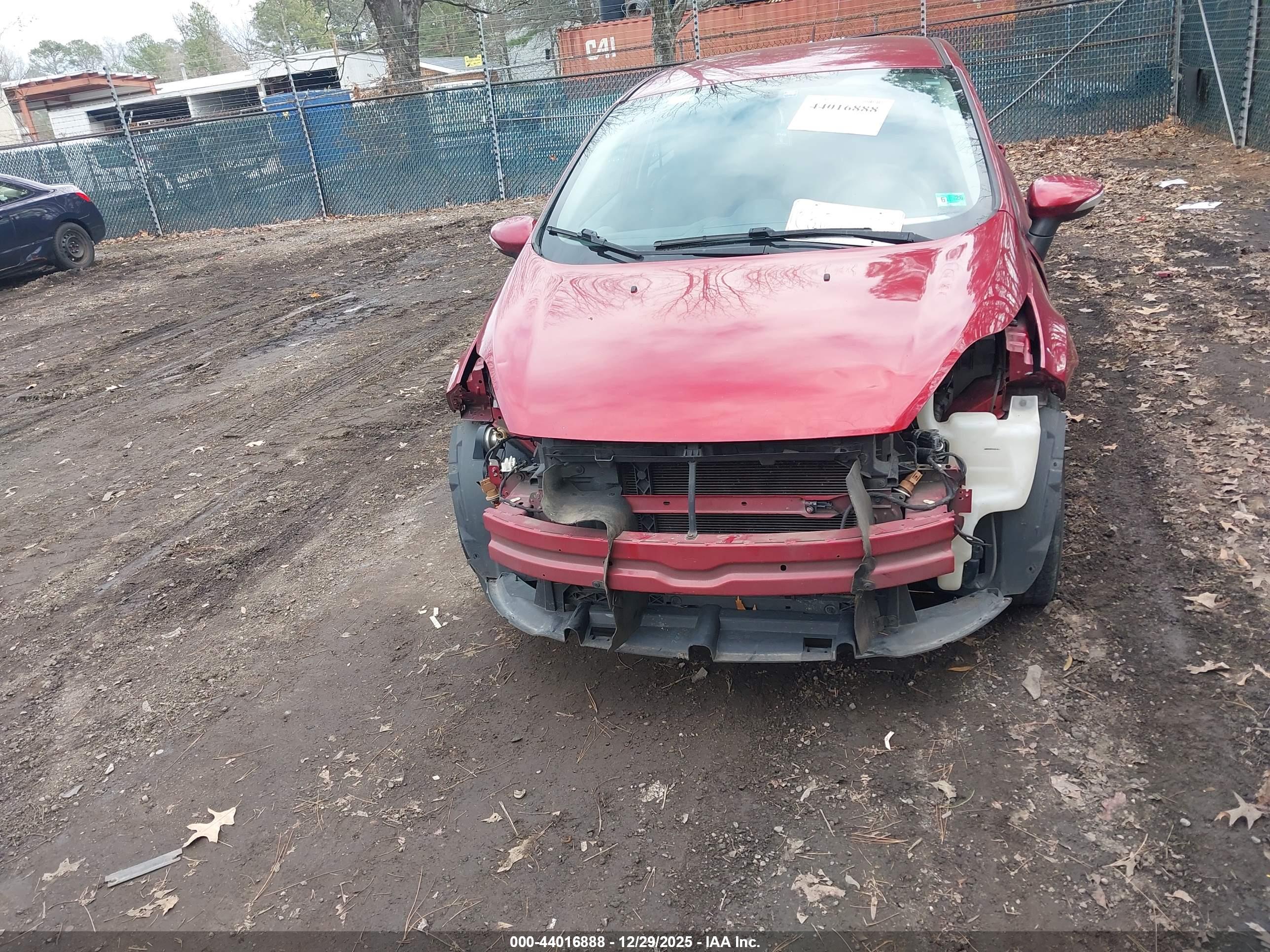 FORD FIESTA image 6