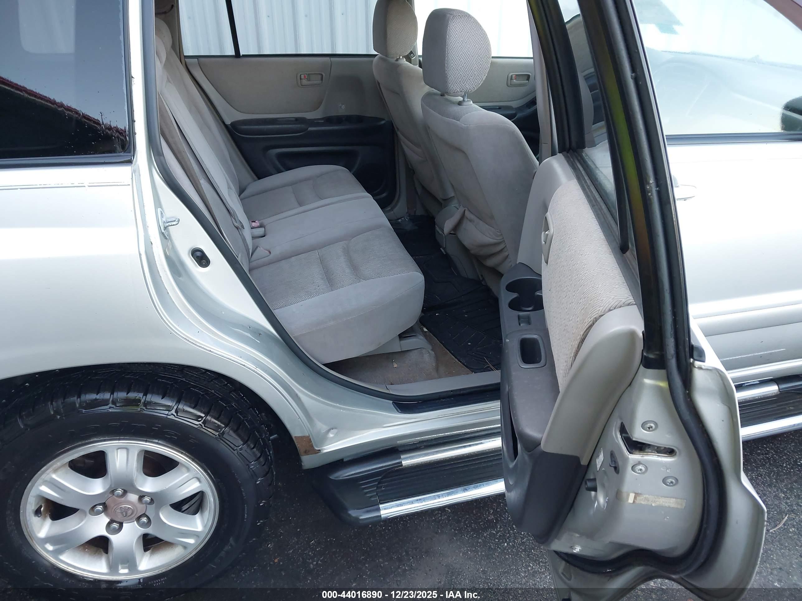 TOYOTA HIGHLANDER image 8