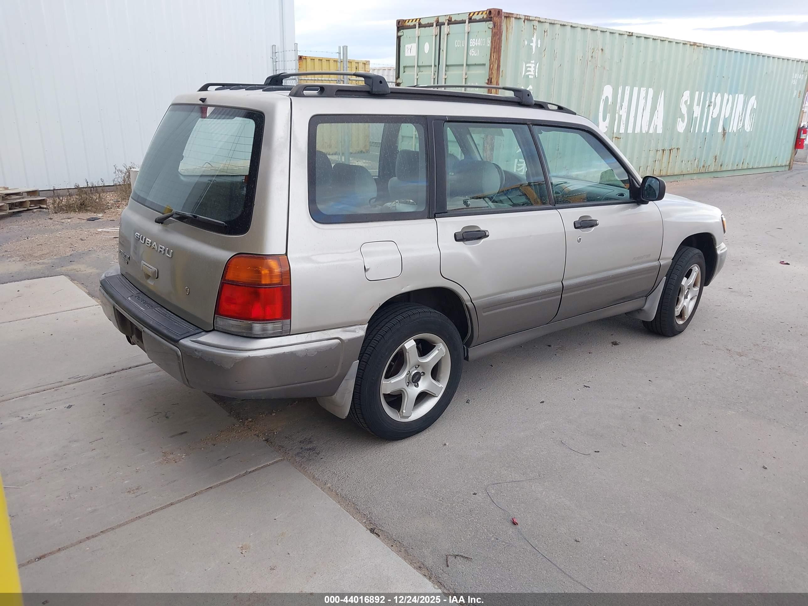 SUBARU FORESTER image 4