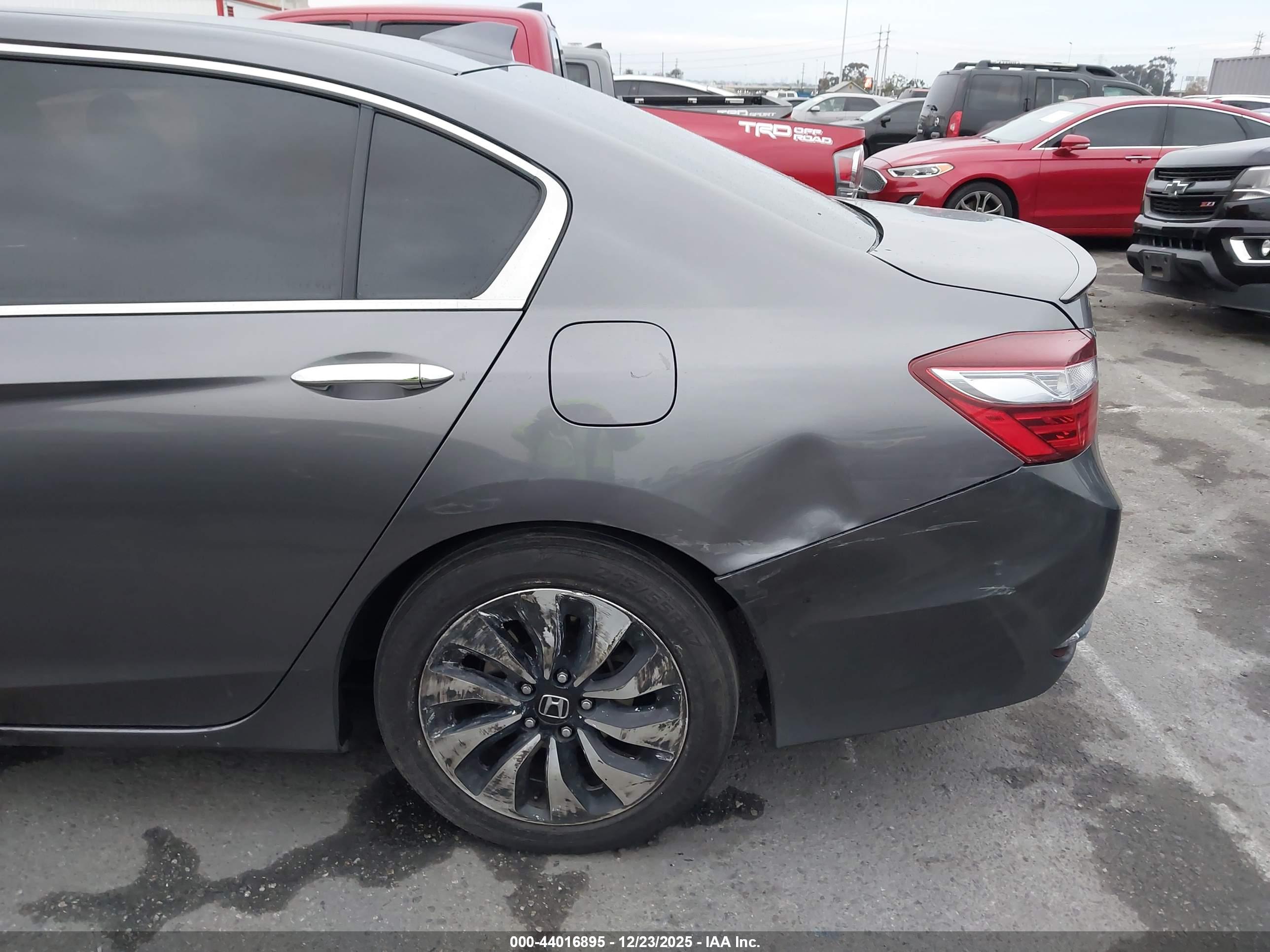 HONDA ACCORD image 6