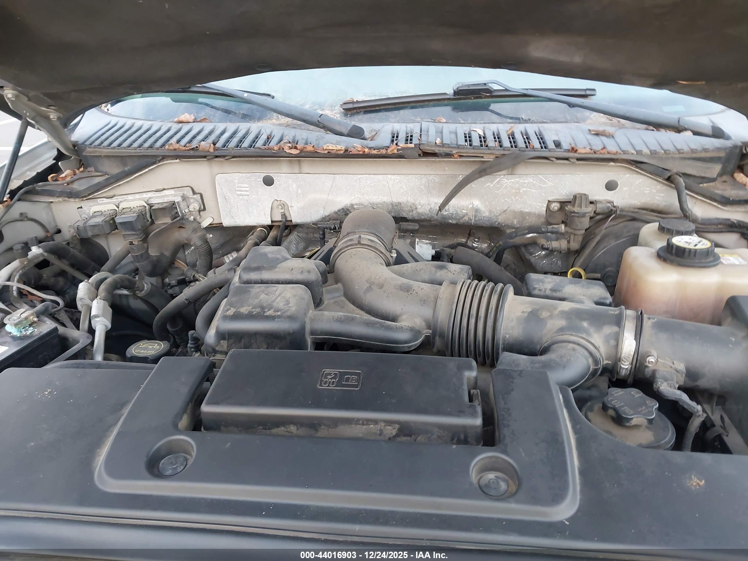 FORD EXPEDITION image 10