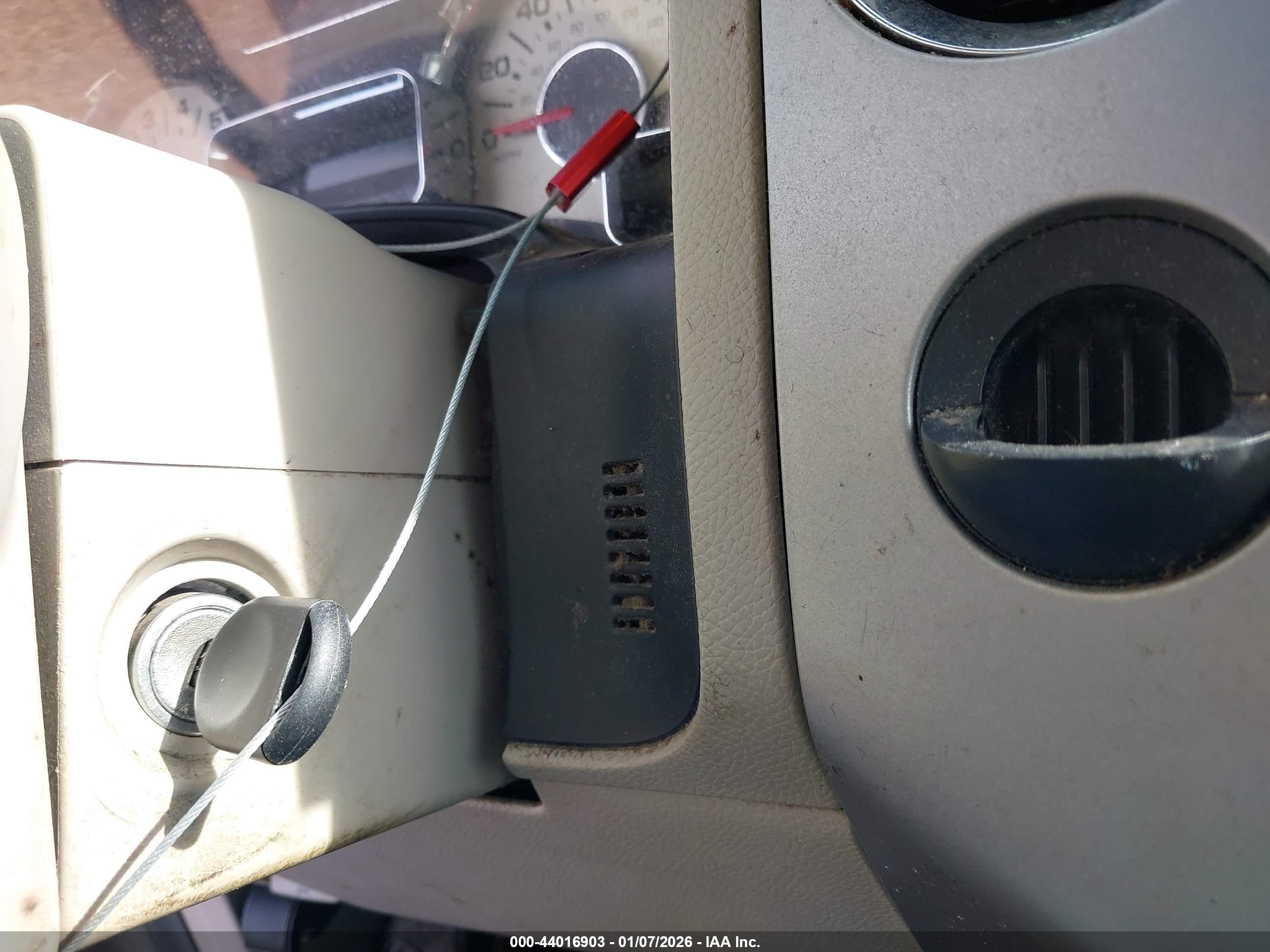 FORD EXPEDITION image 11