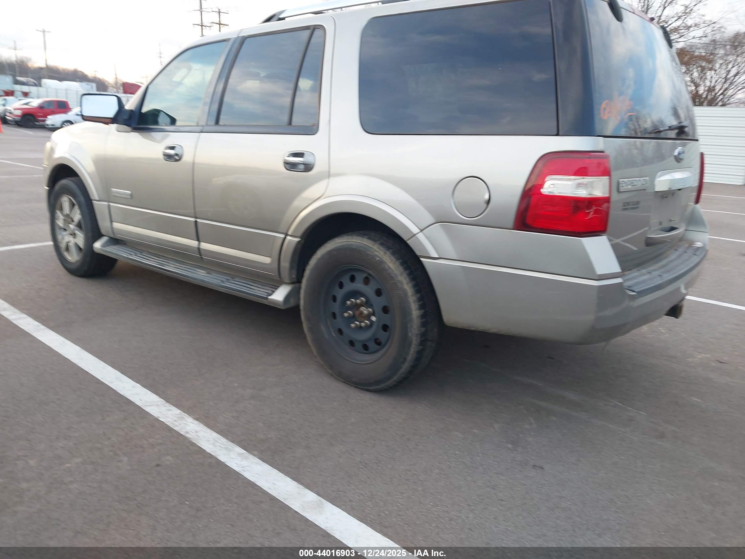 FORD EXPEDITION image 3