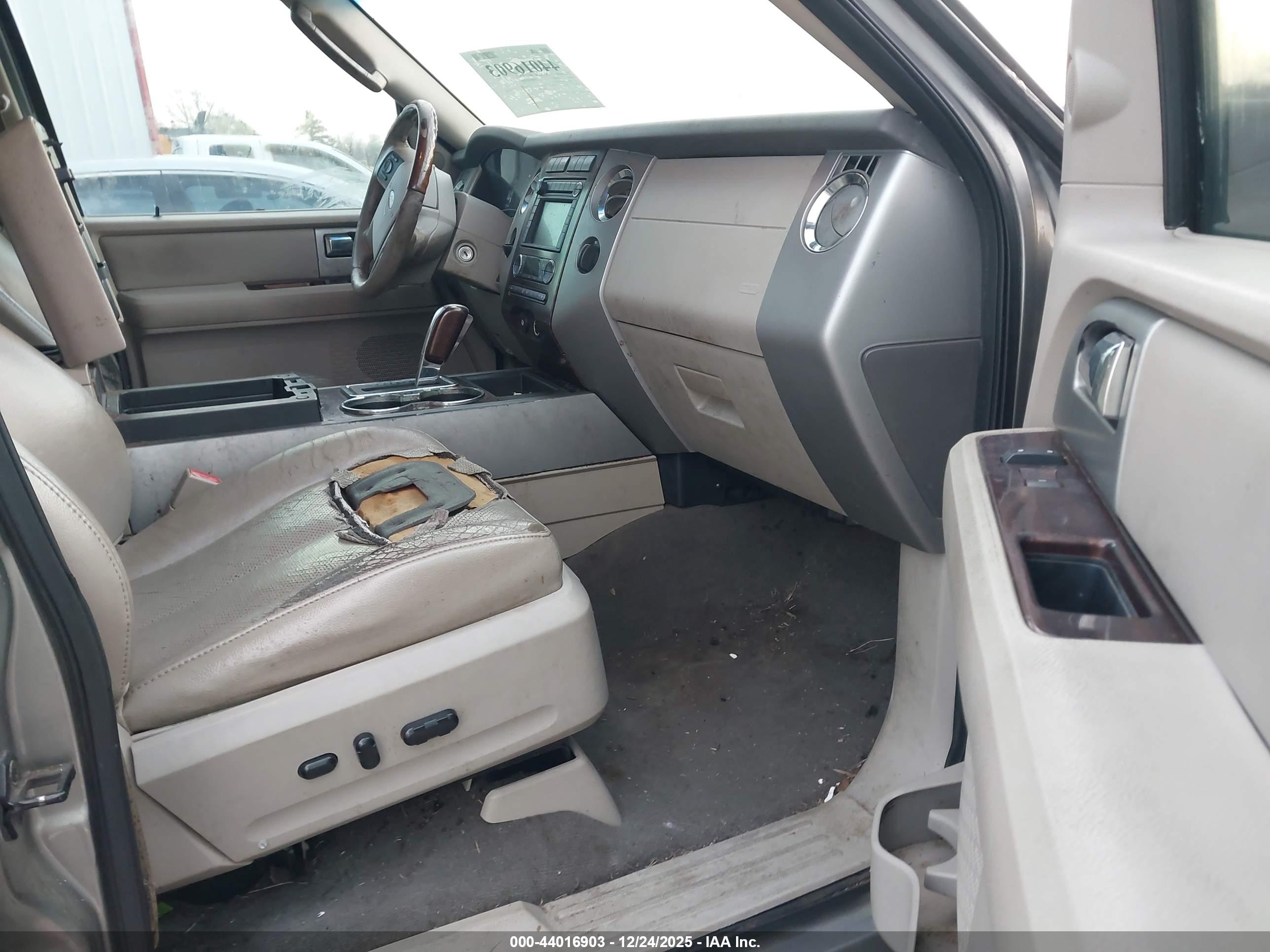 FORD EXPEDITION image 5