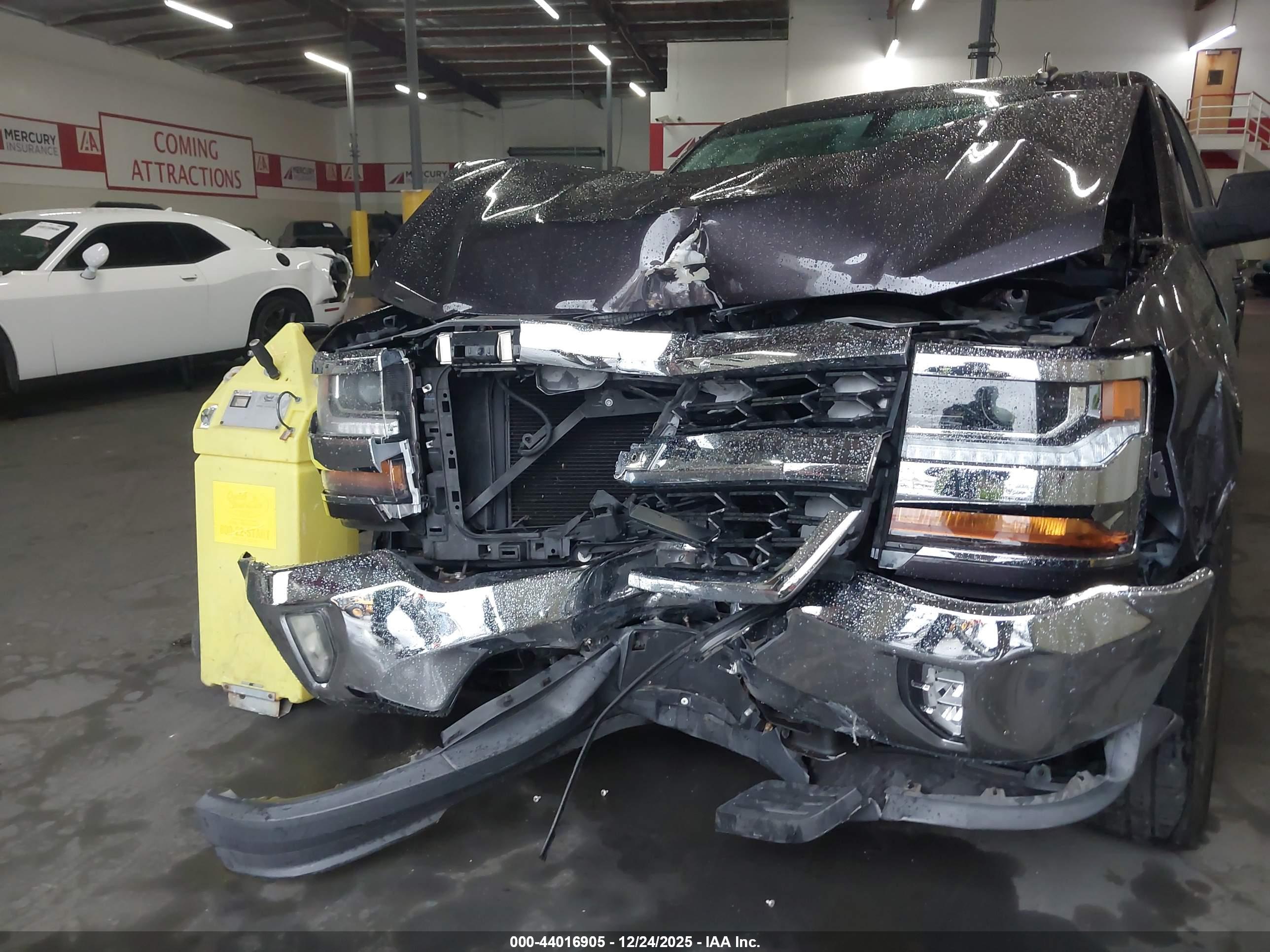 CHEVROLET SILVERADO image 6
