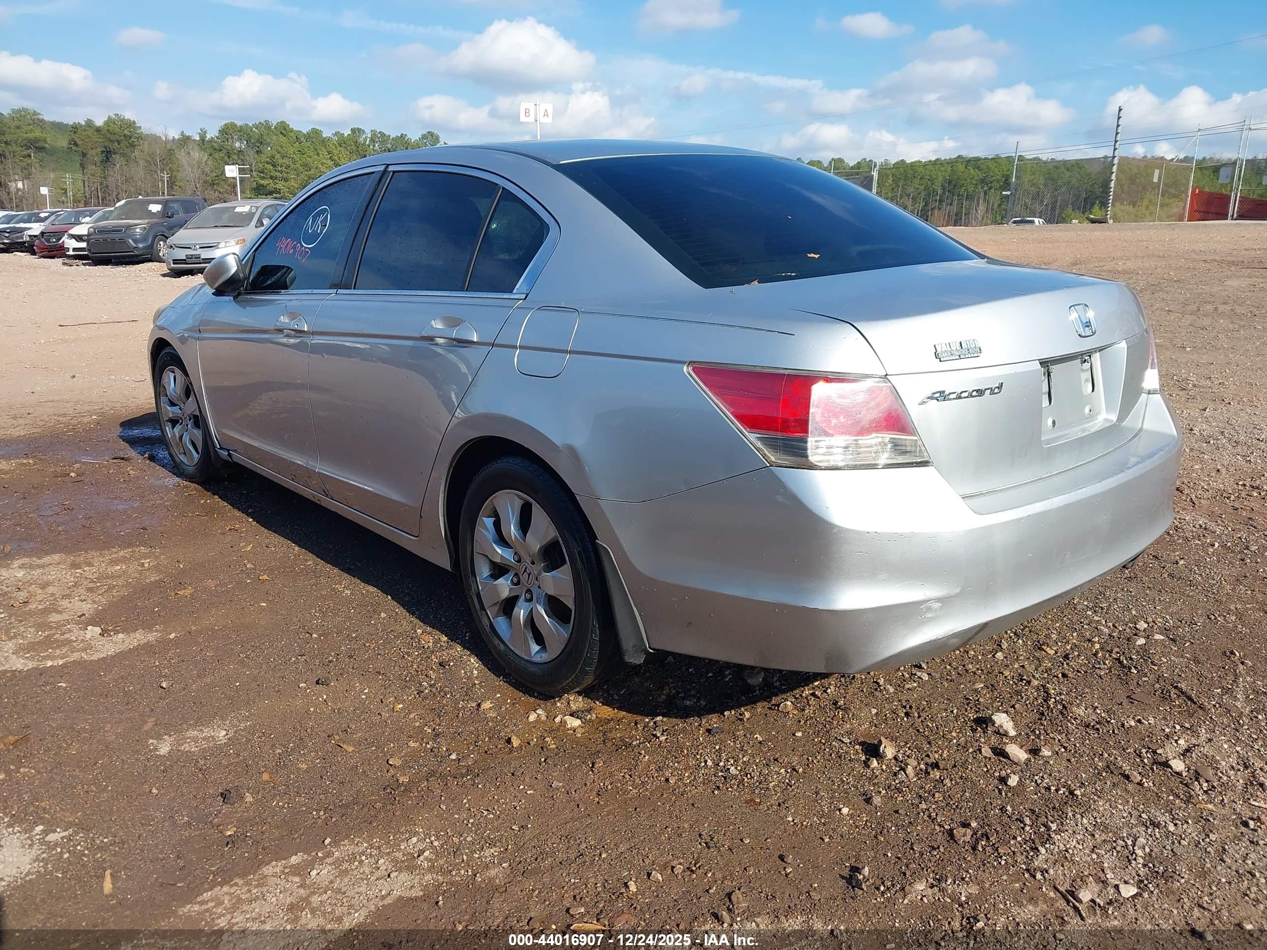 HONDA ACCORD image 3