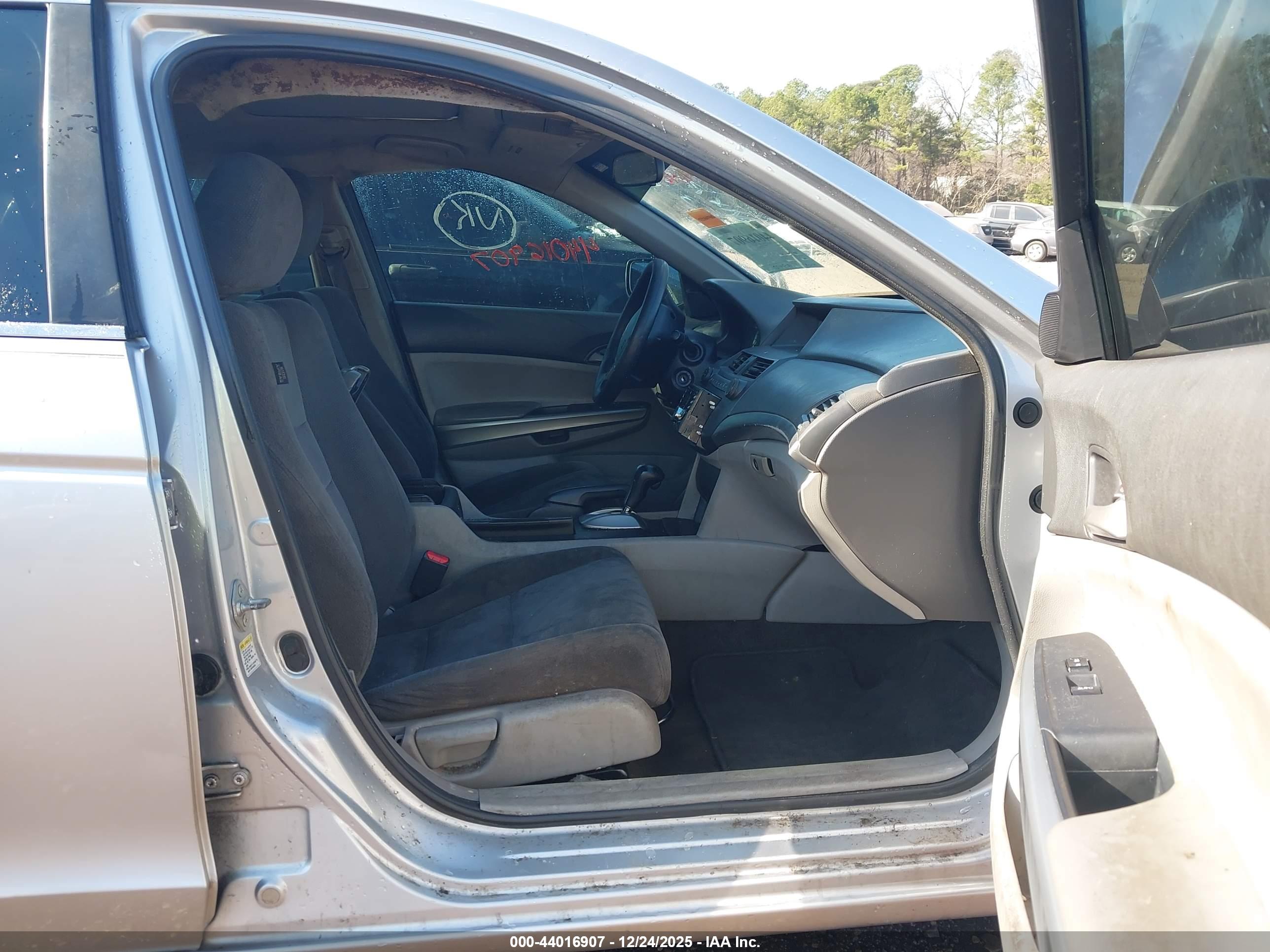 HONDA ACCORD image 5