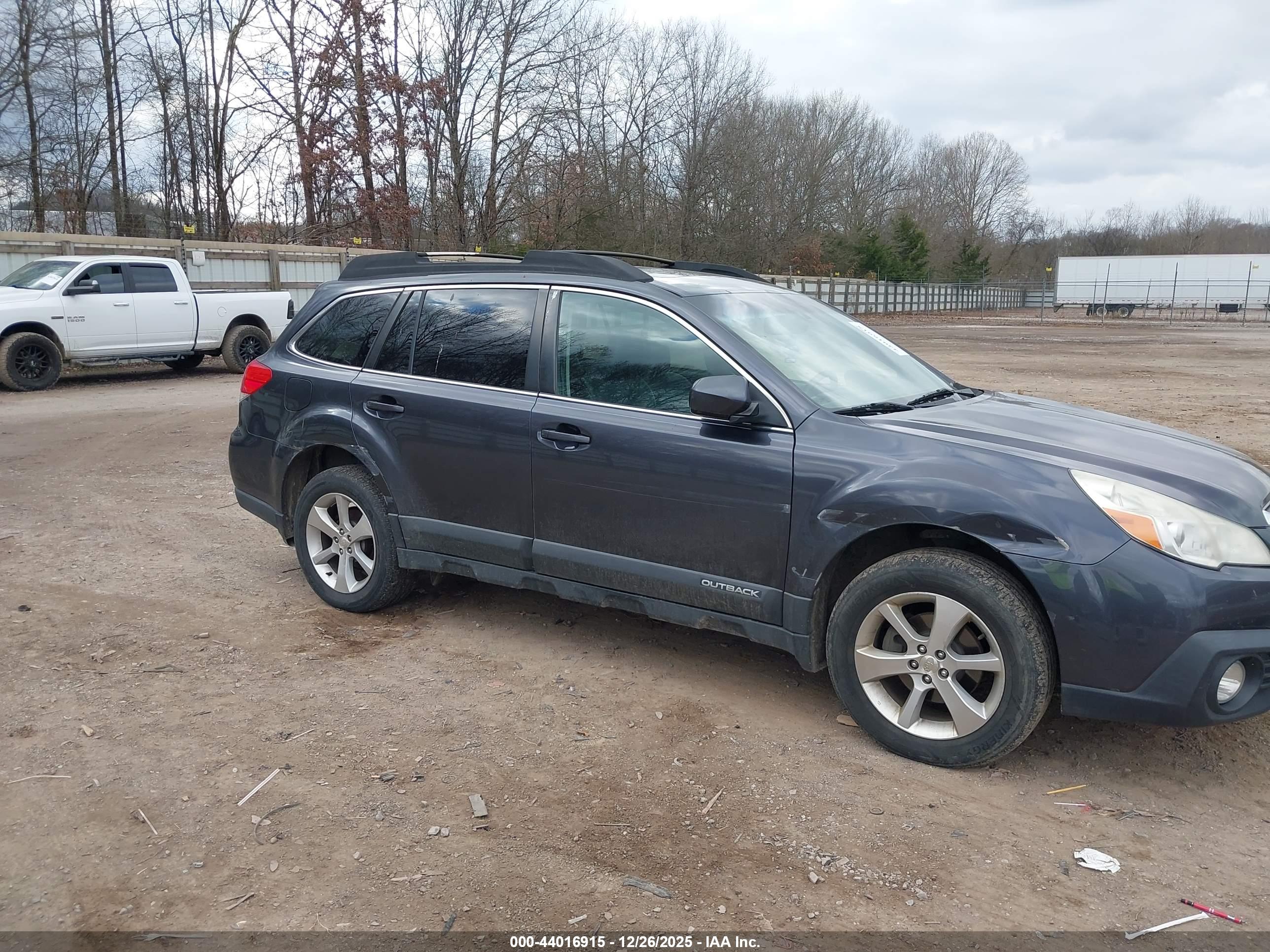 SUBARU OUTBACK image 6