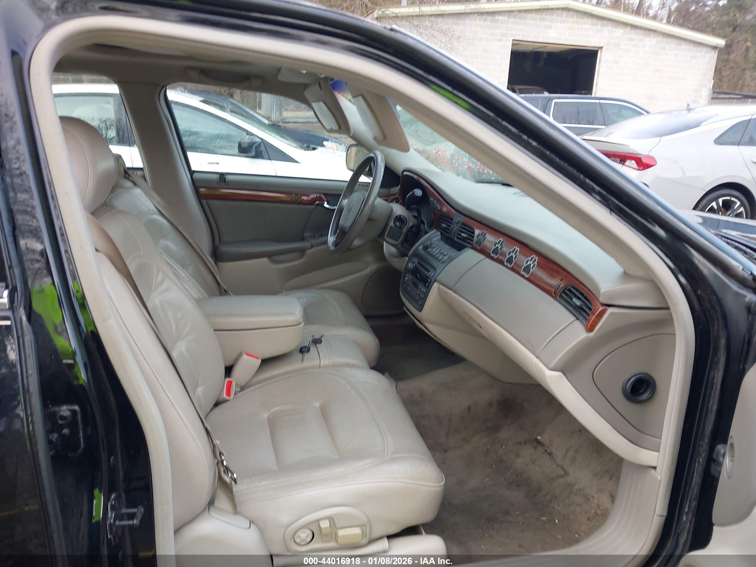 CADILLAC DEVILLE image 5