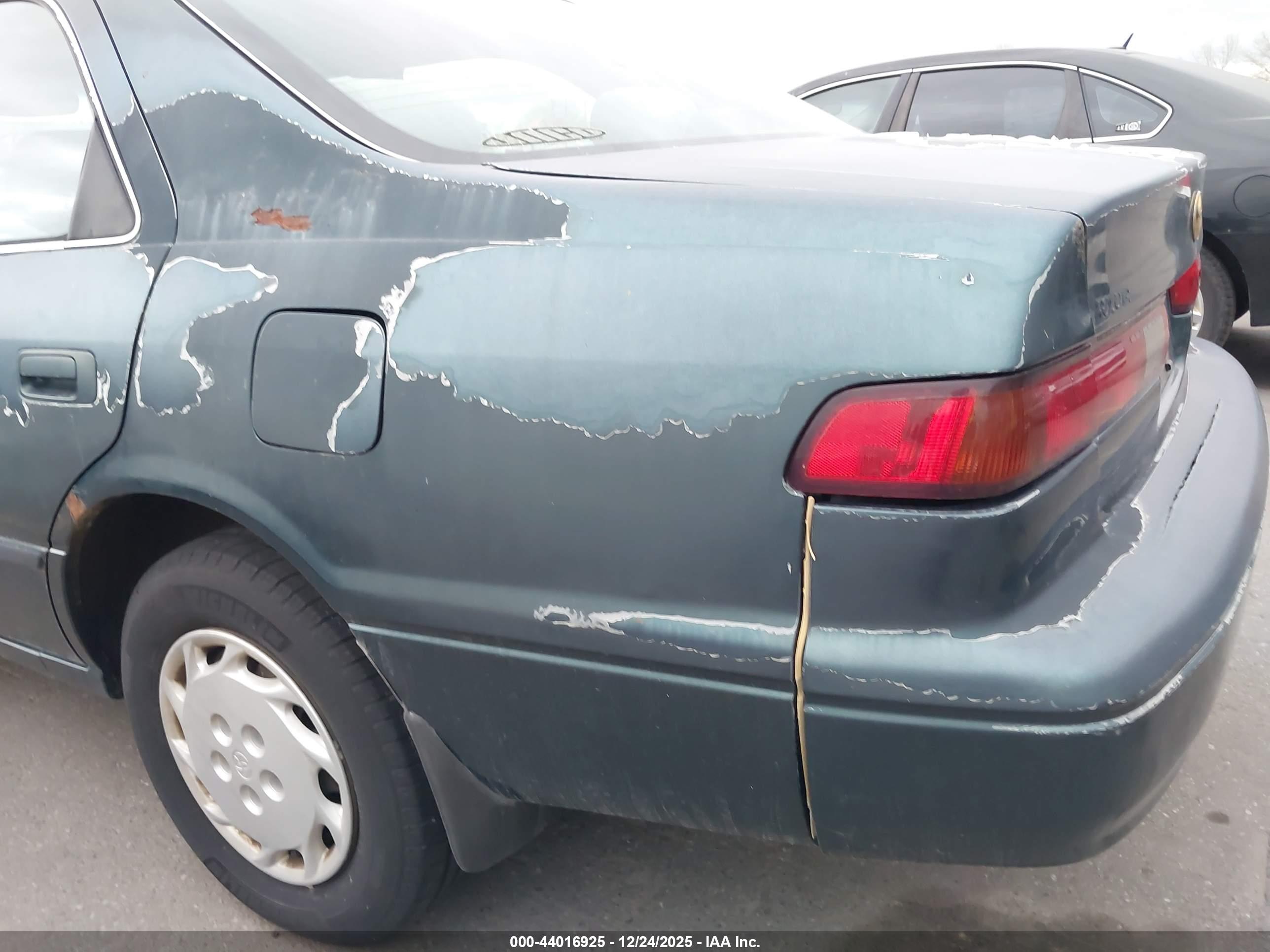 TOYOTA CAMRY image 6