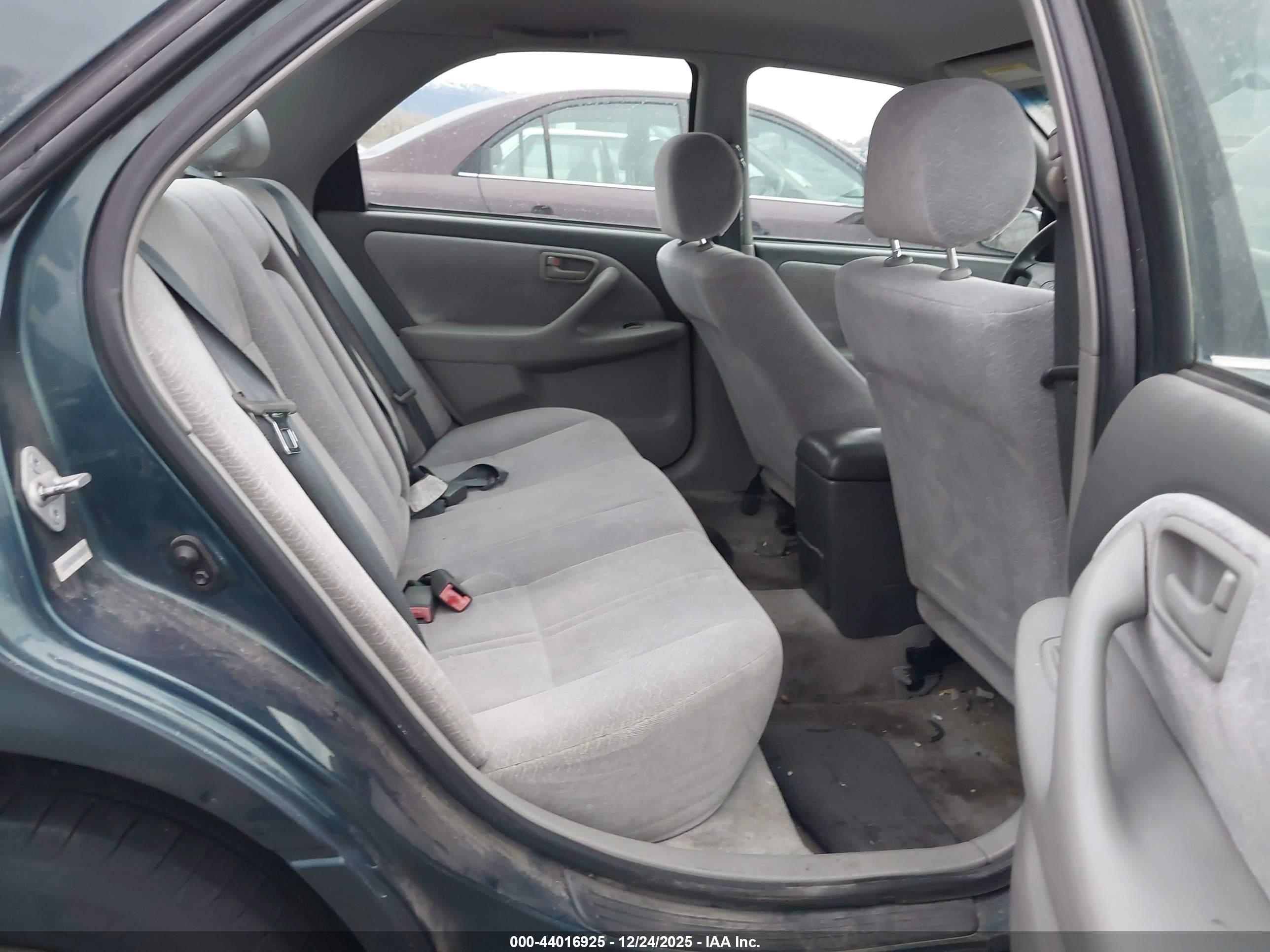 TOYOTA CAMRY image 8