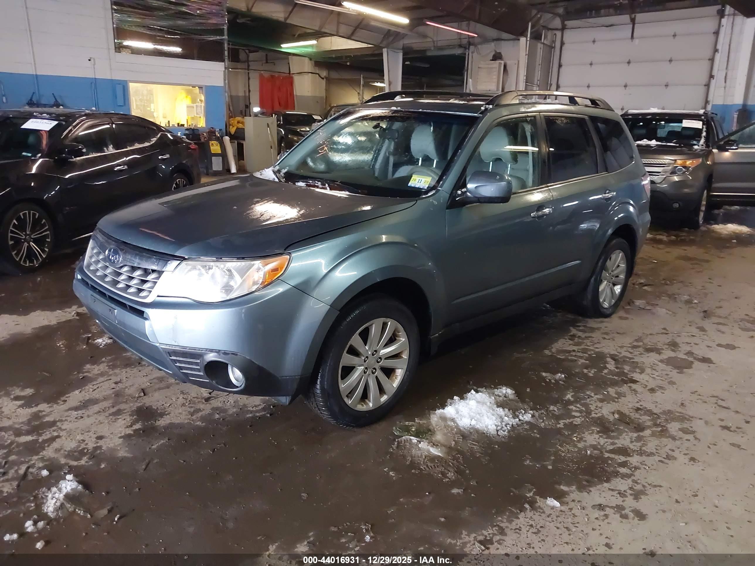 SUBARU FORESTER image 2
