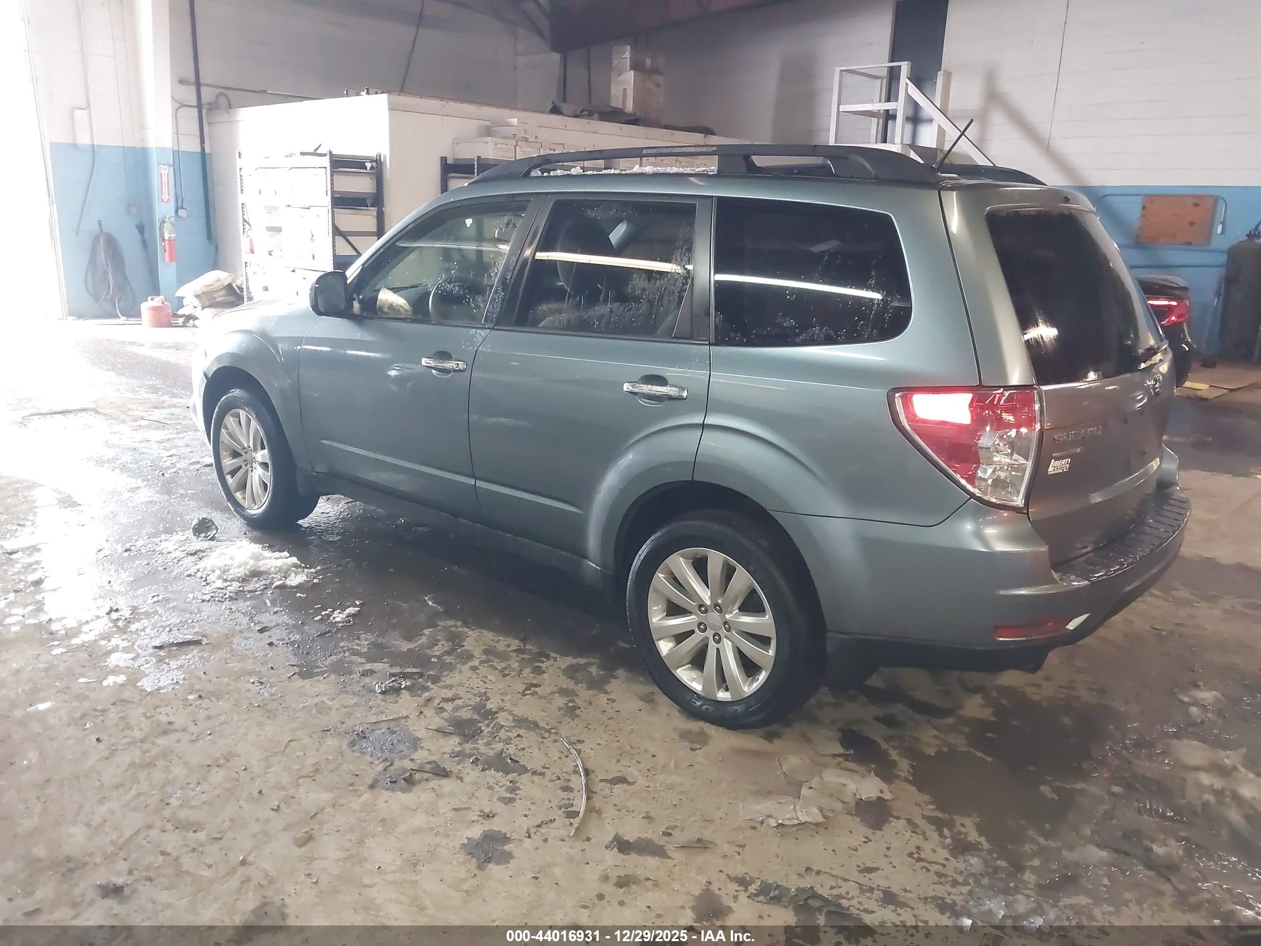 SUBARU FORESTER image 3