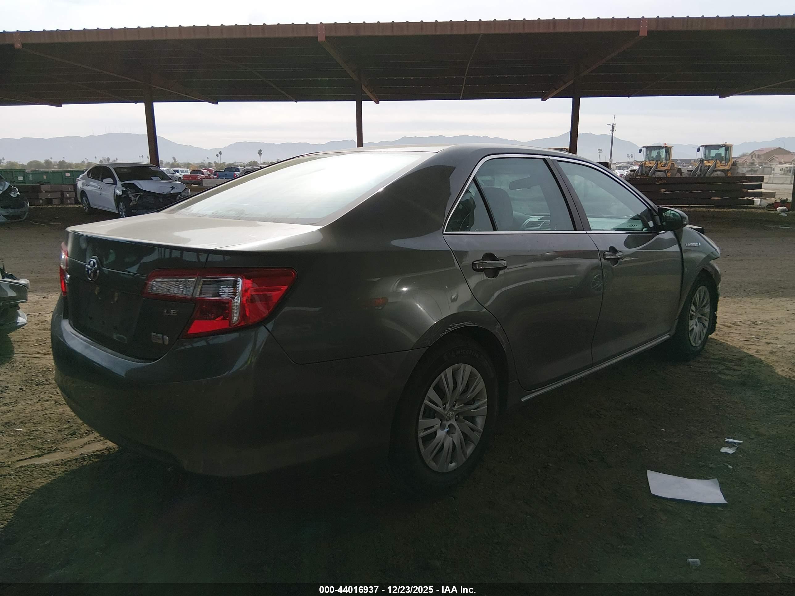 TOYOTA CAMRY image 4