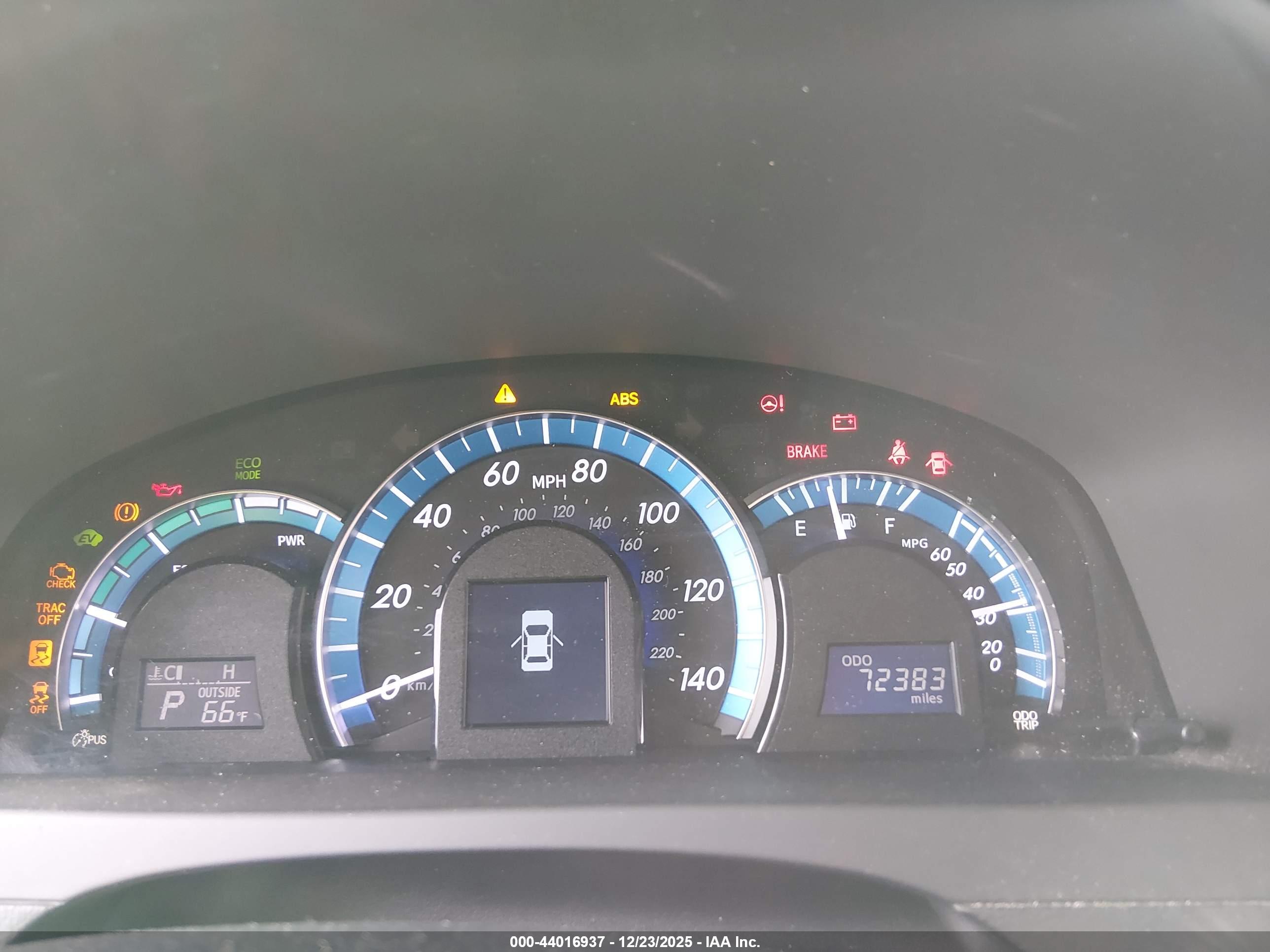 TOYOTA CAMRY image 7