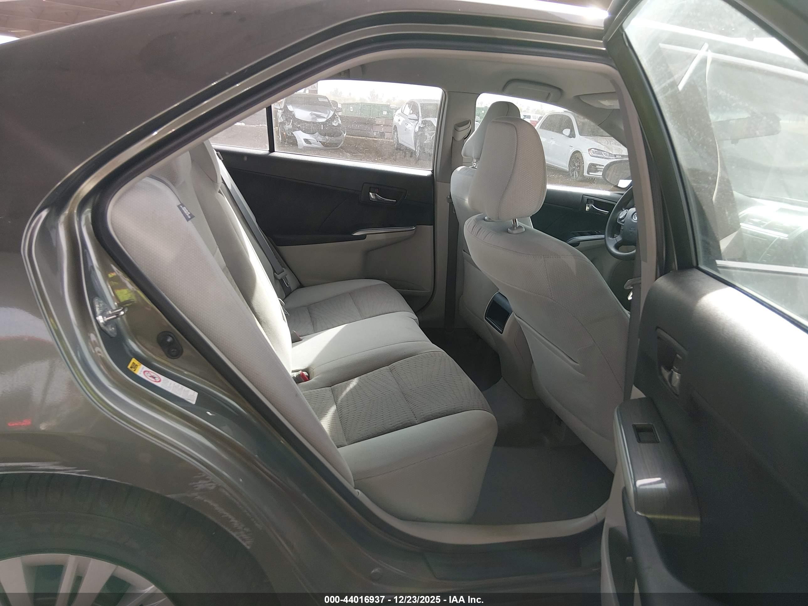 TOYOTA CAMRY image 8