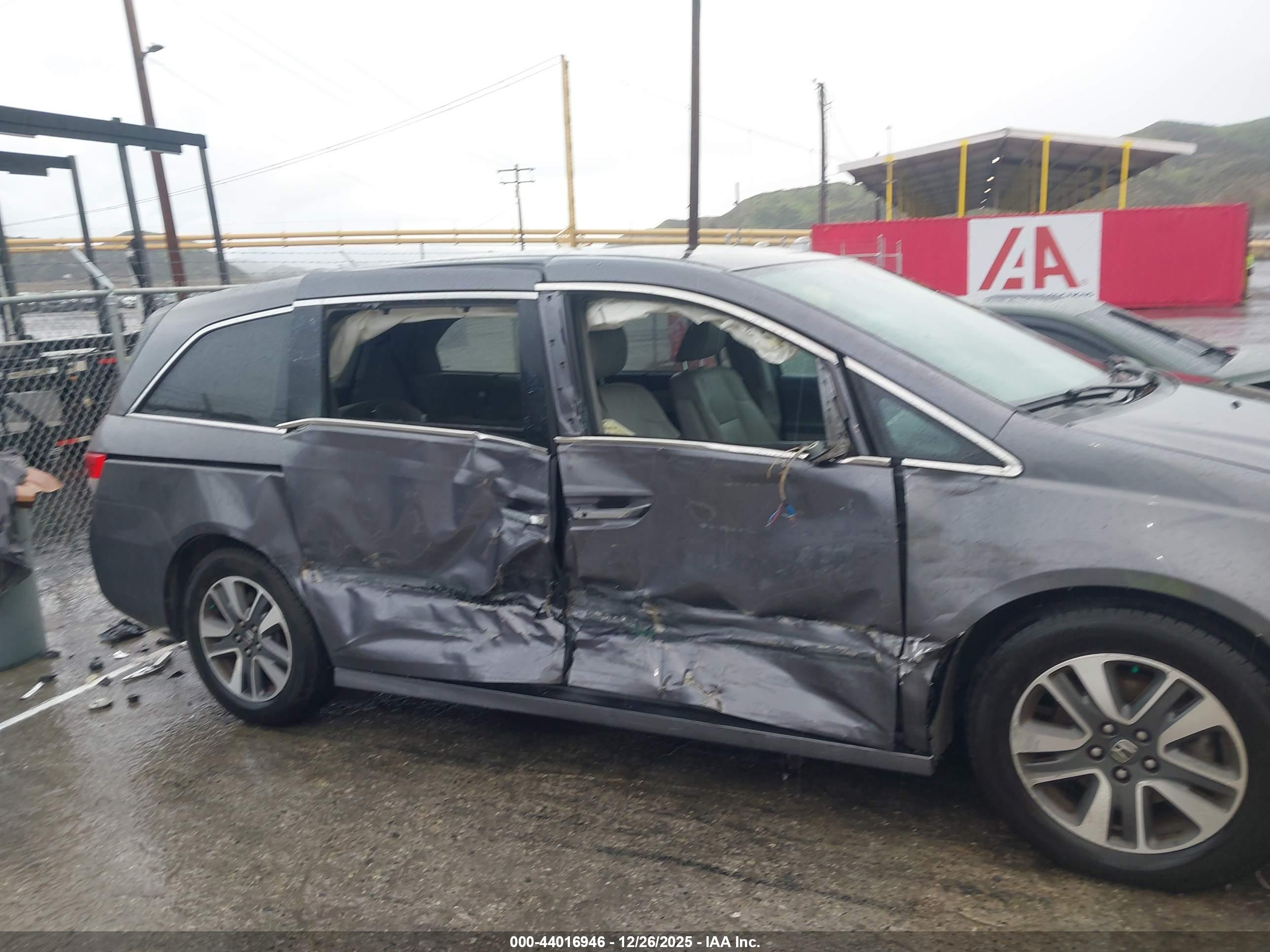 HONDA ODYSSEY image 6