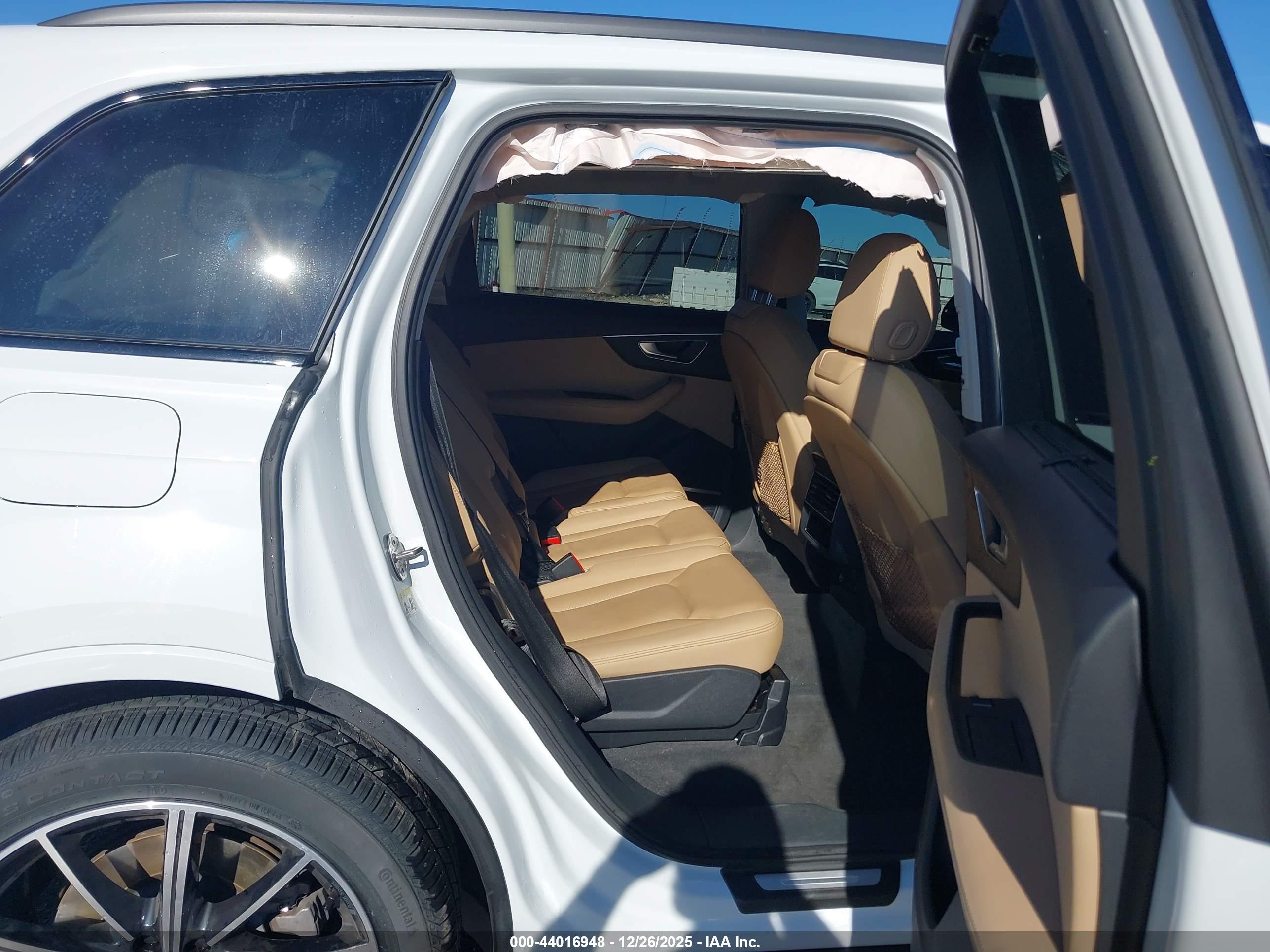 AUDI Q7 image 8