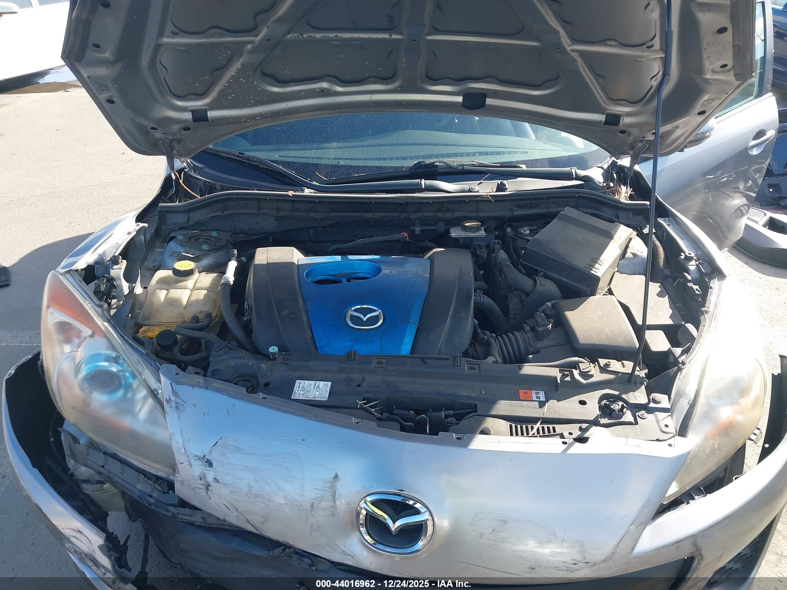 MAZDA MAZDA3 image 10