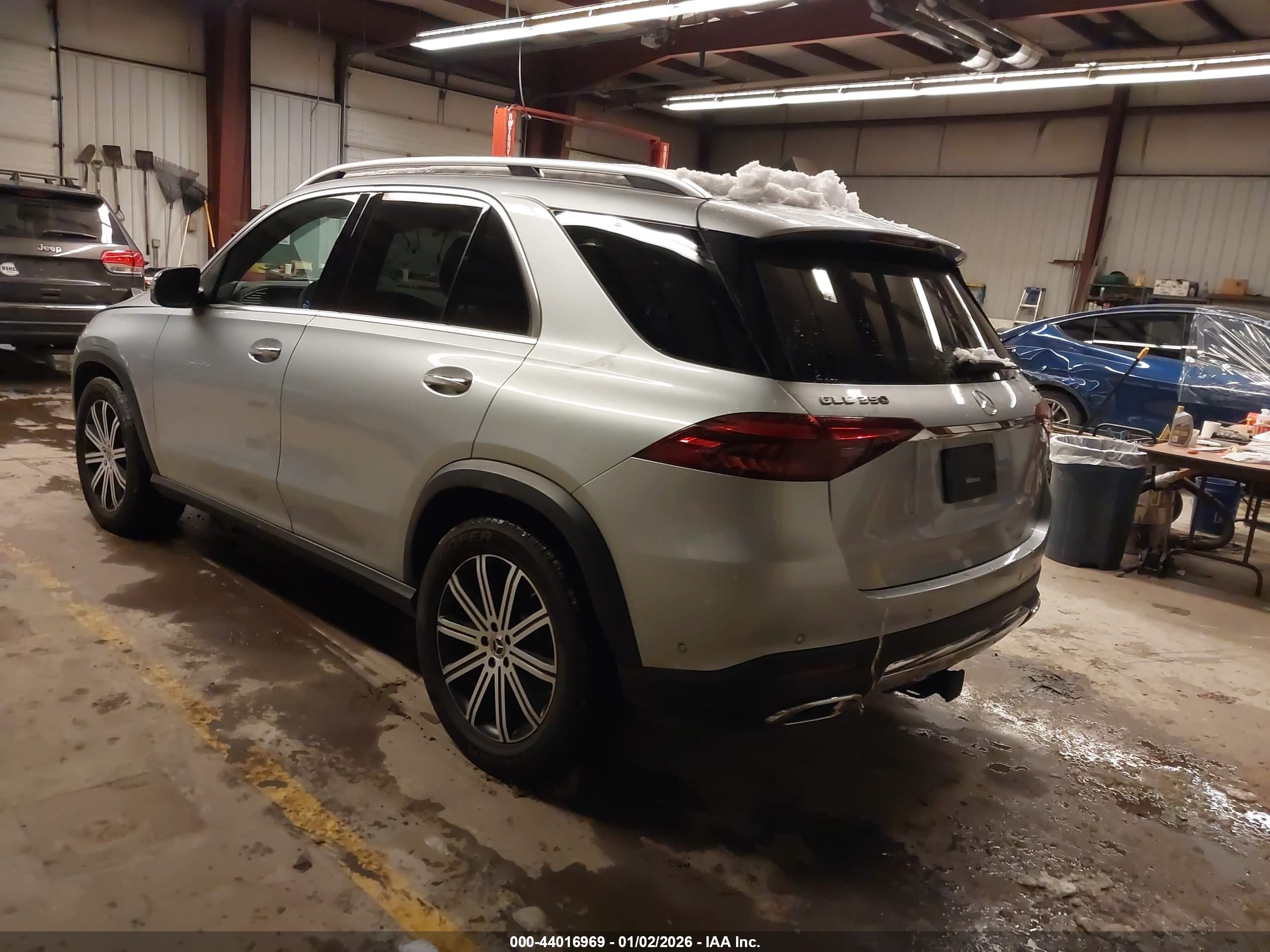 MERCEDES-BENZ GLE image 3