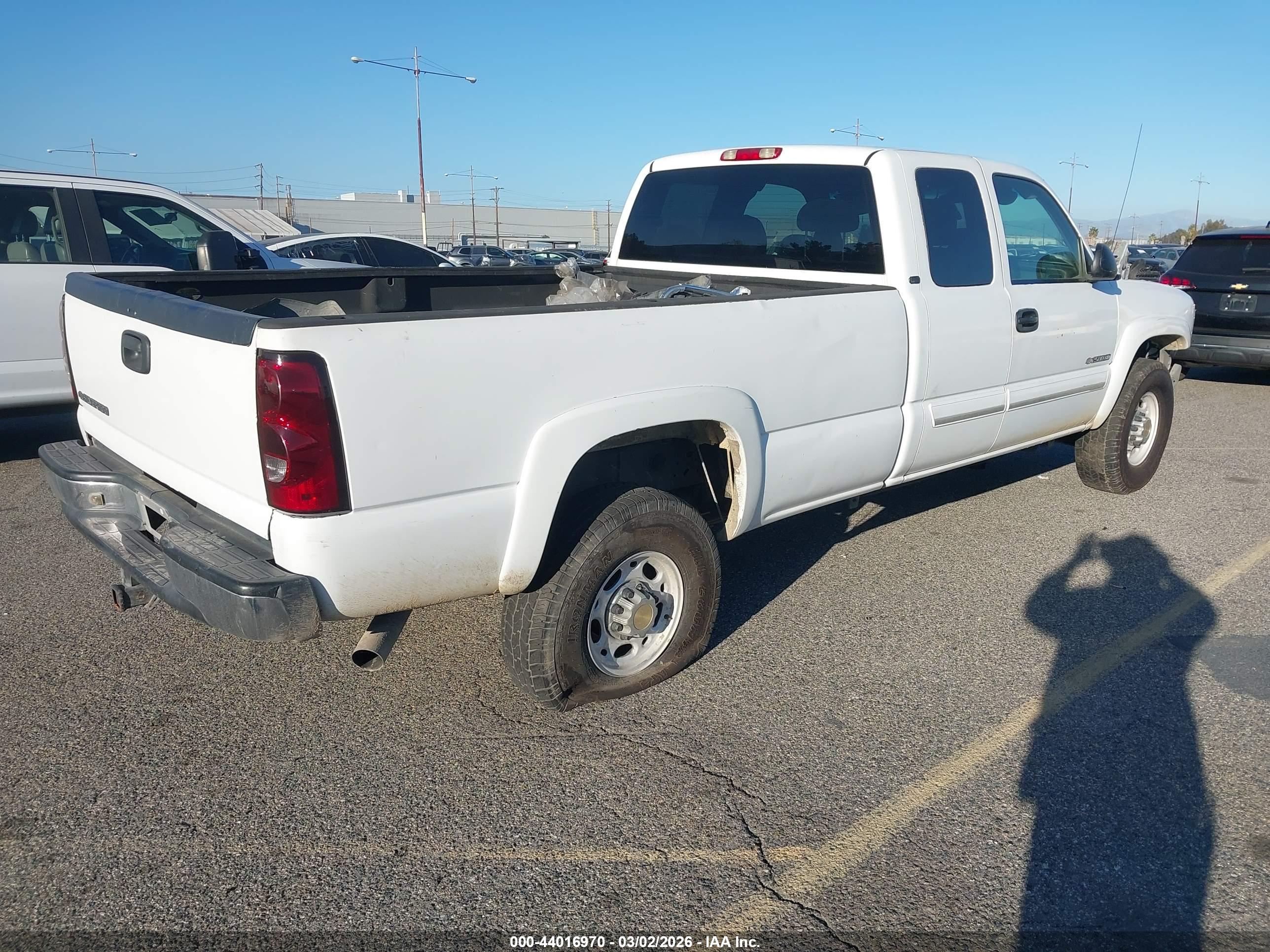 CHEVROLET SILVERADO image 4