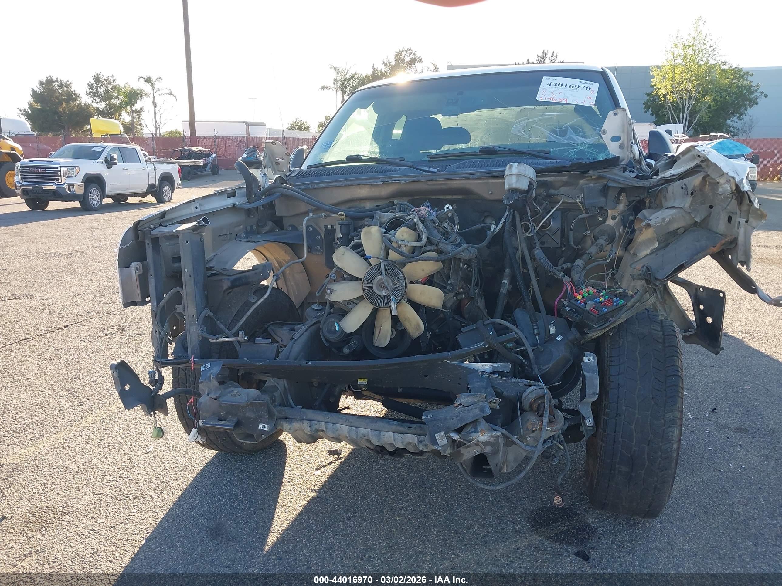 CHEVROLET SILVERADO image 6