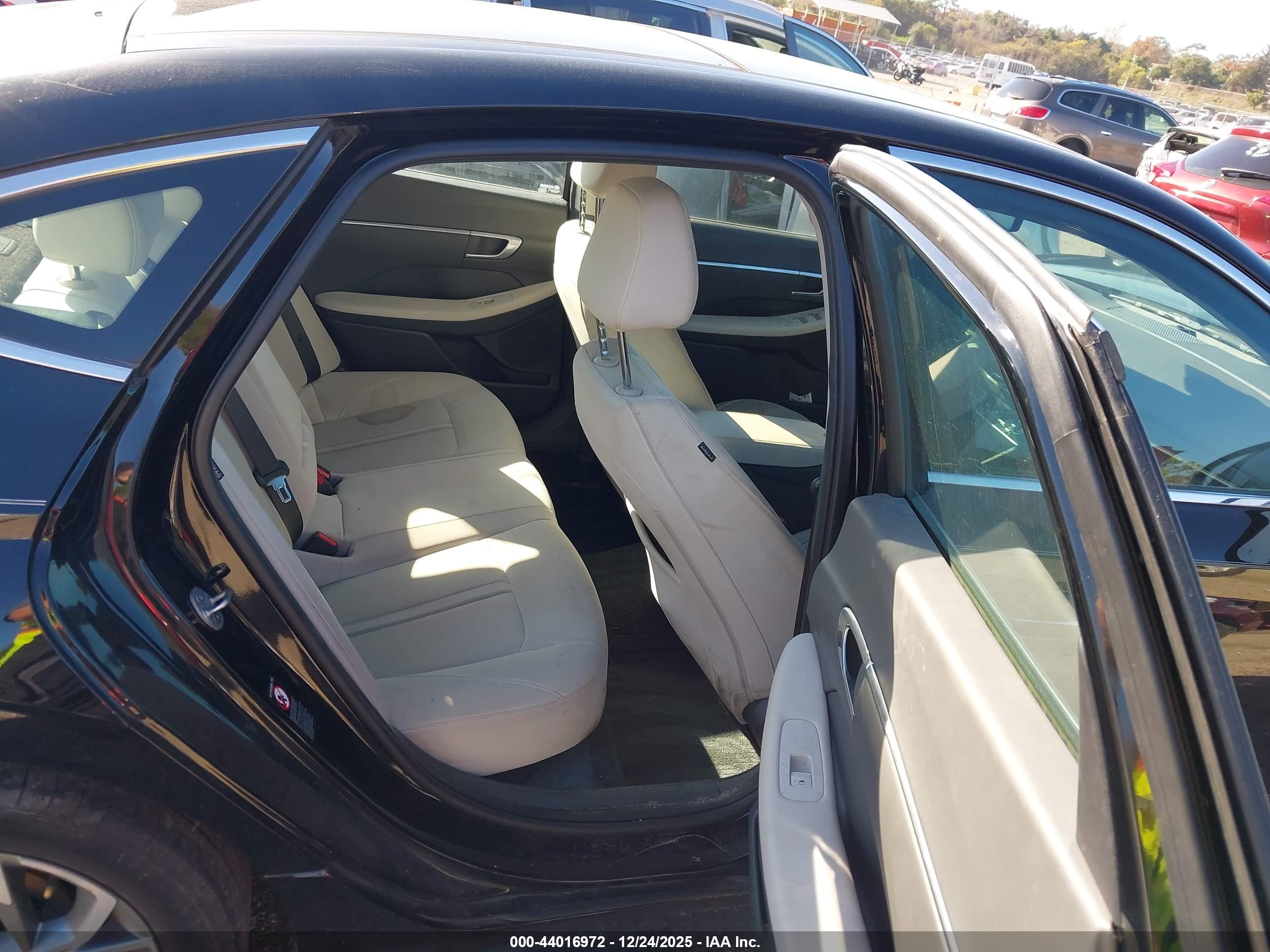HYUNDAI SONATA image 8