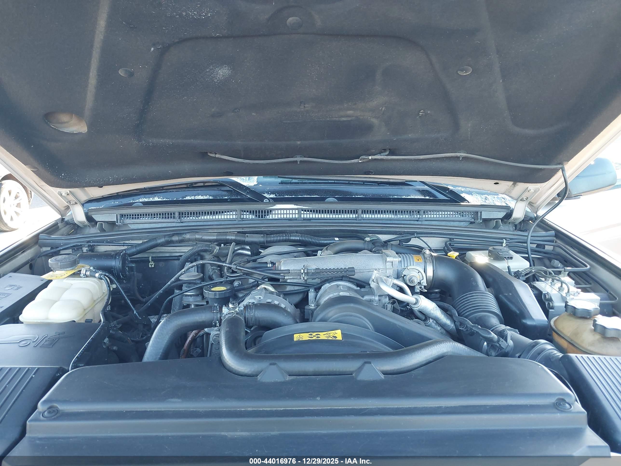 LAND ROVER image 10