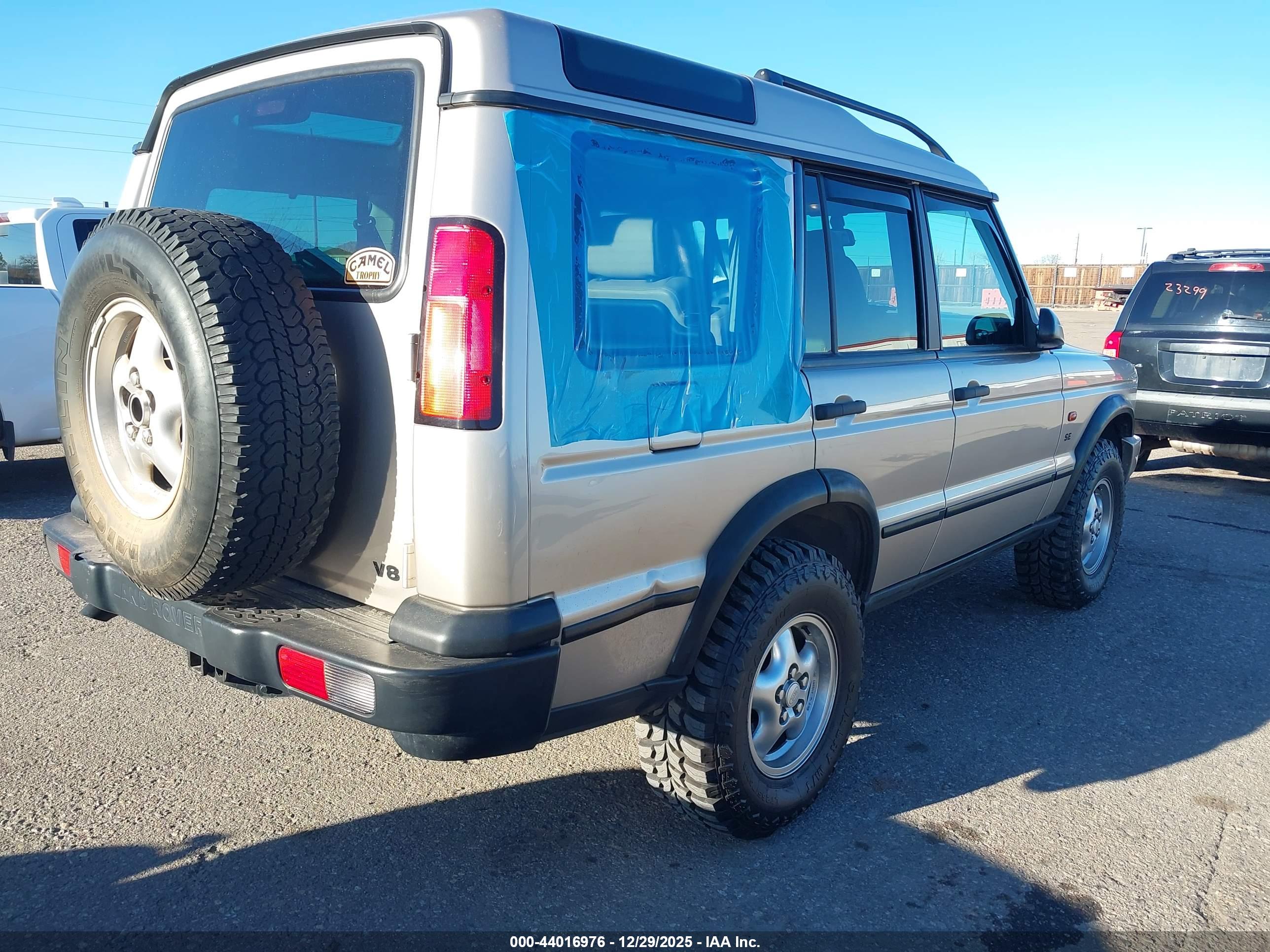 LAND ROVER image 4