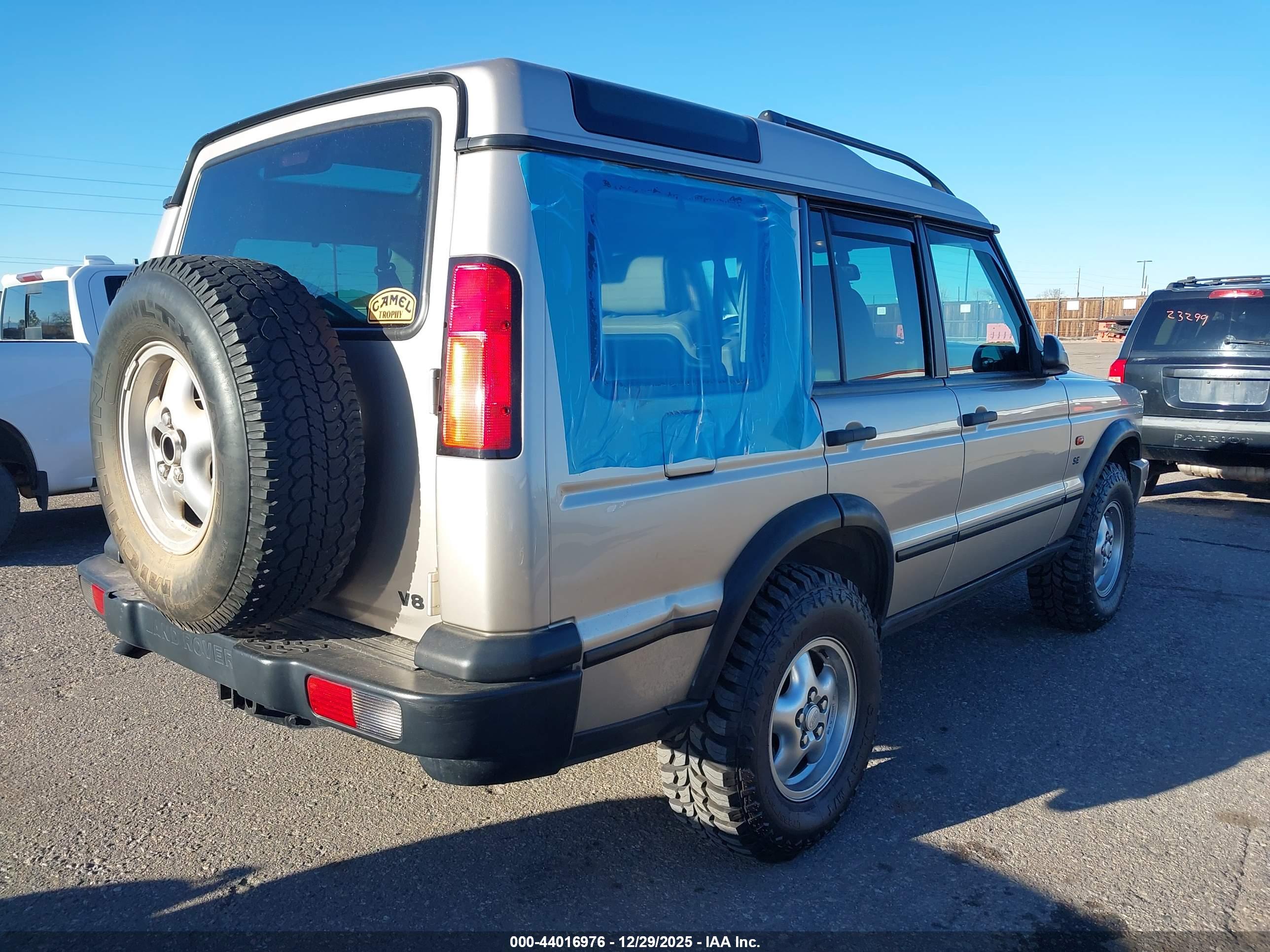 LAND ROVER image 6