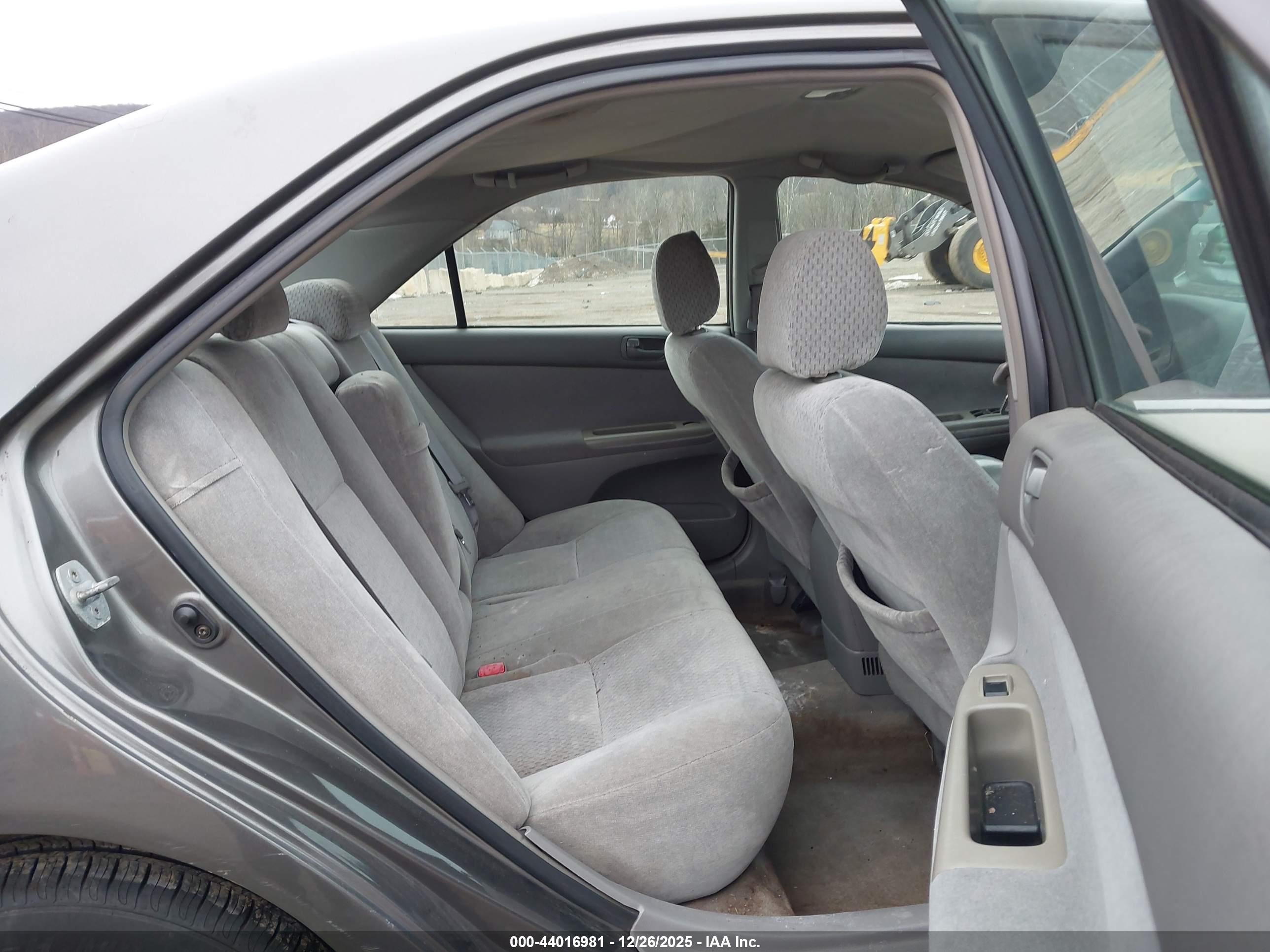 TOYOTA CAMRY image 8