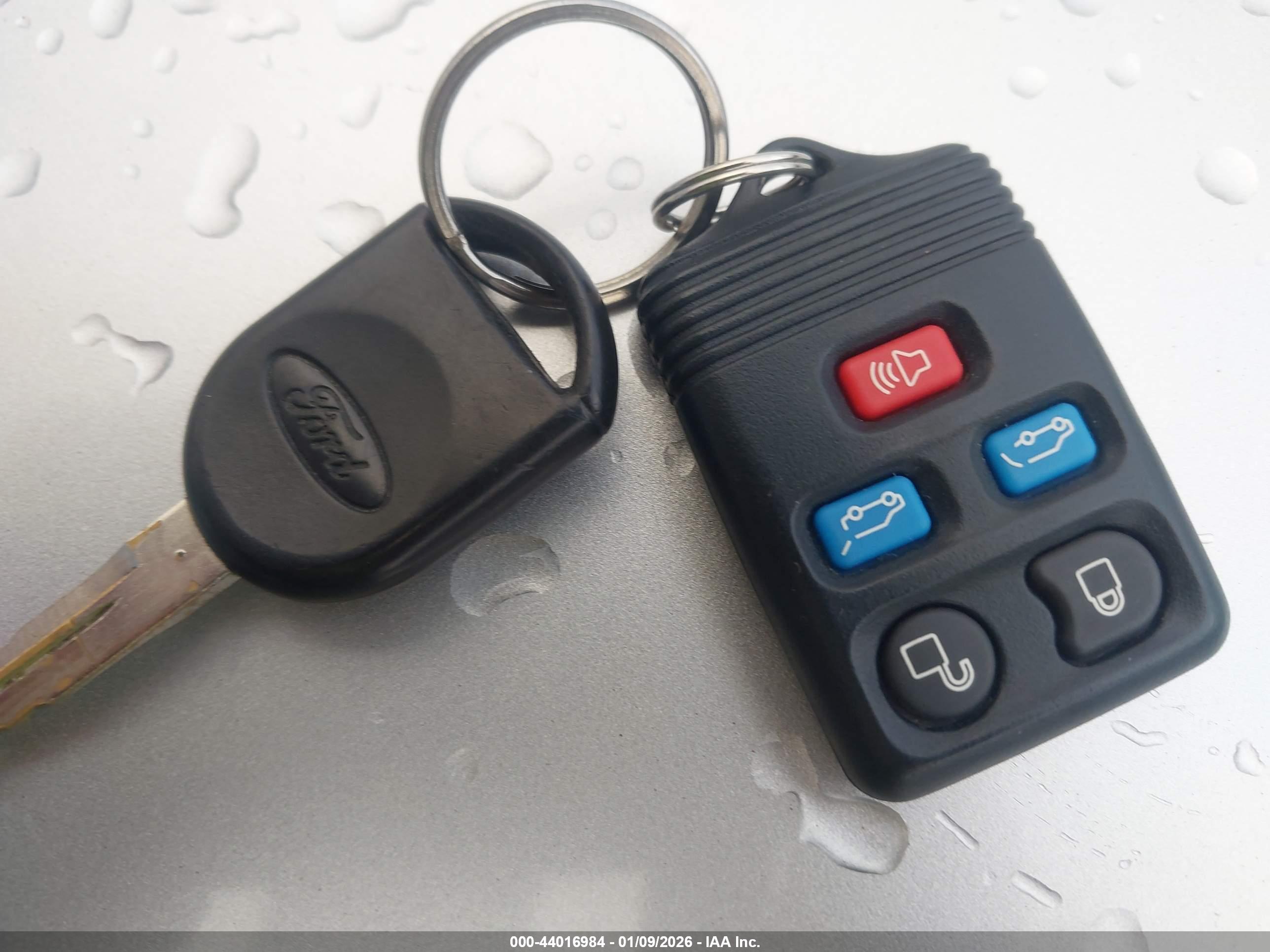 FORD EXPEDITION image 11