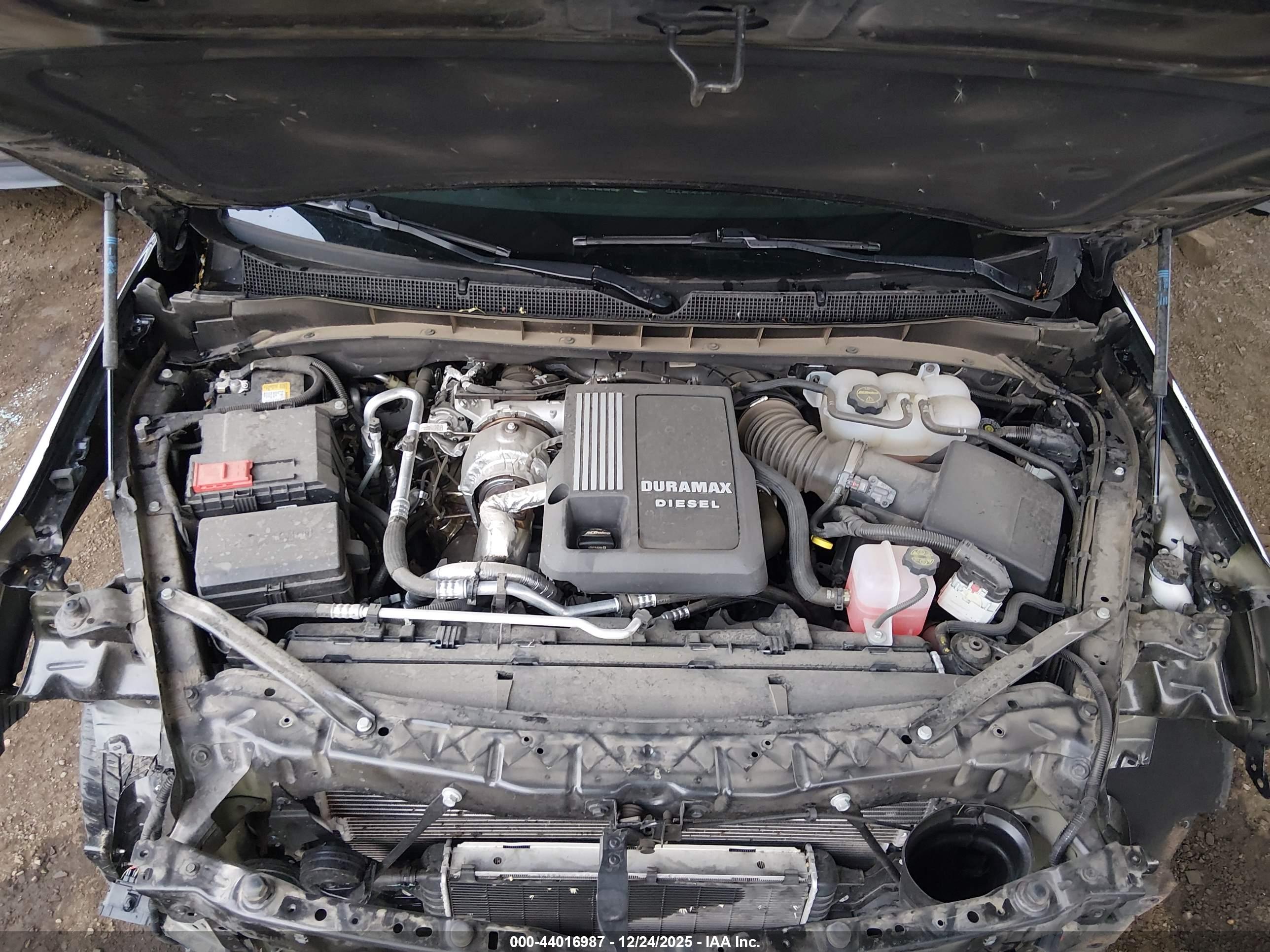CHEVROLET TAHOE image 10