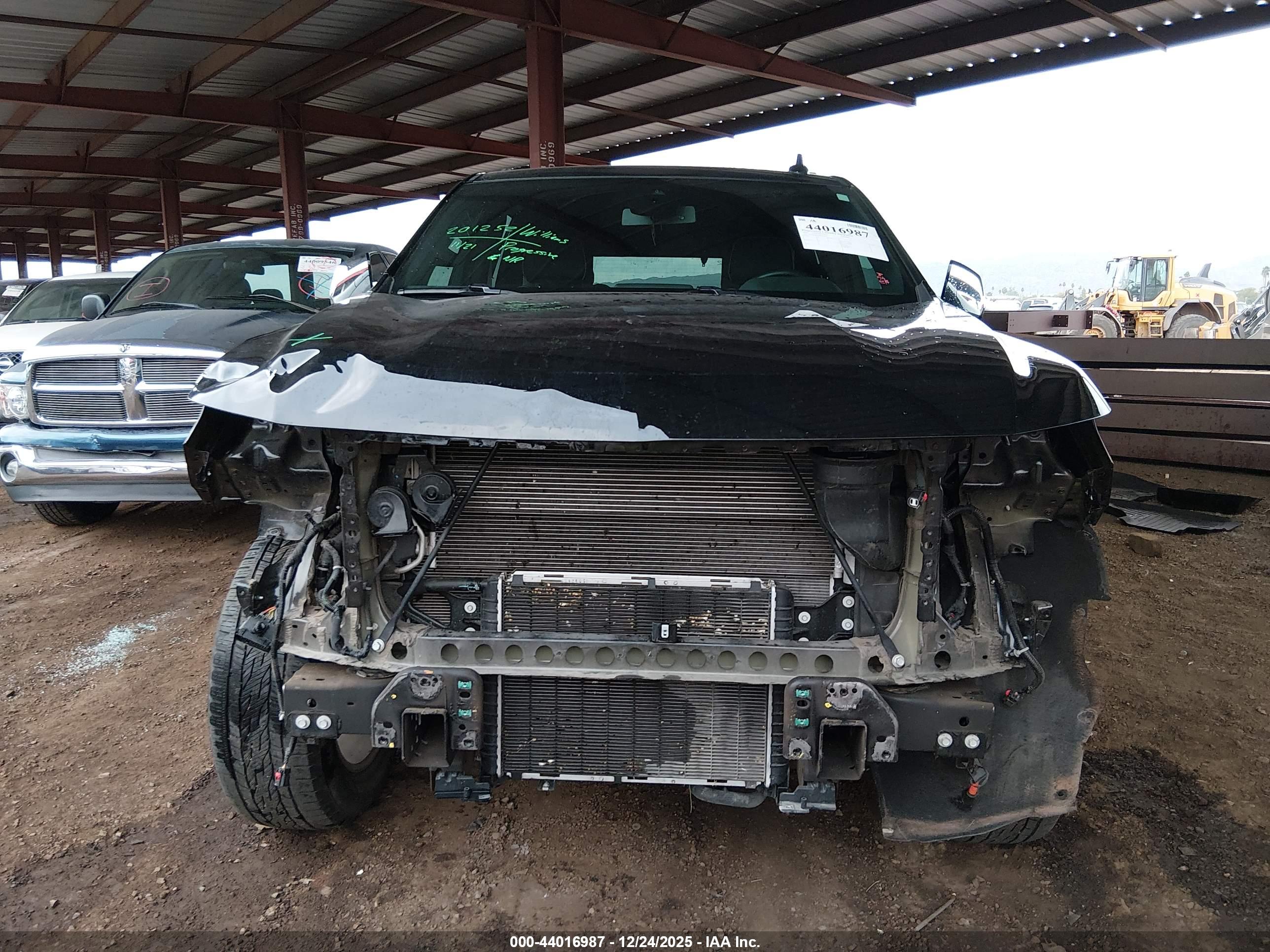 CHEVROLET TAHOE image 6