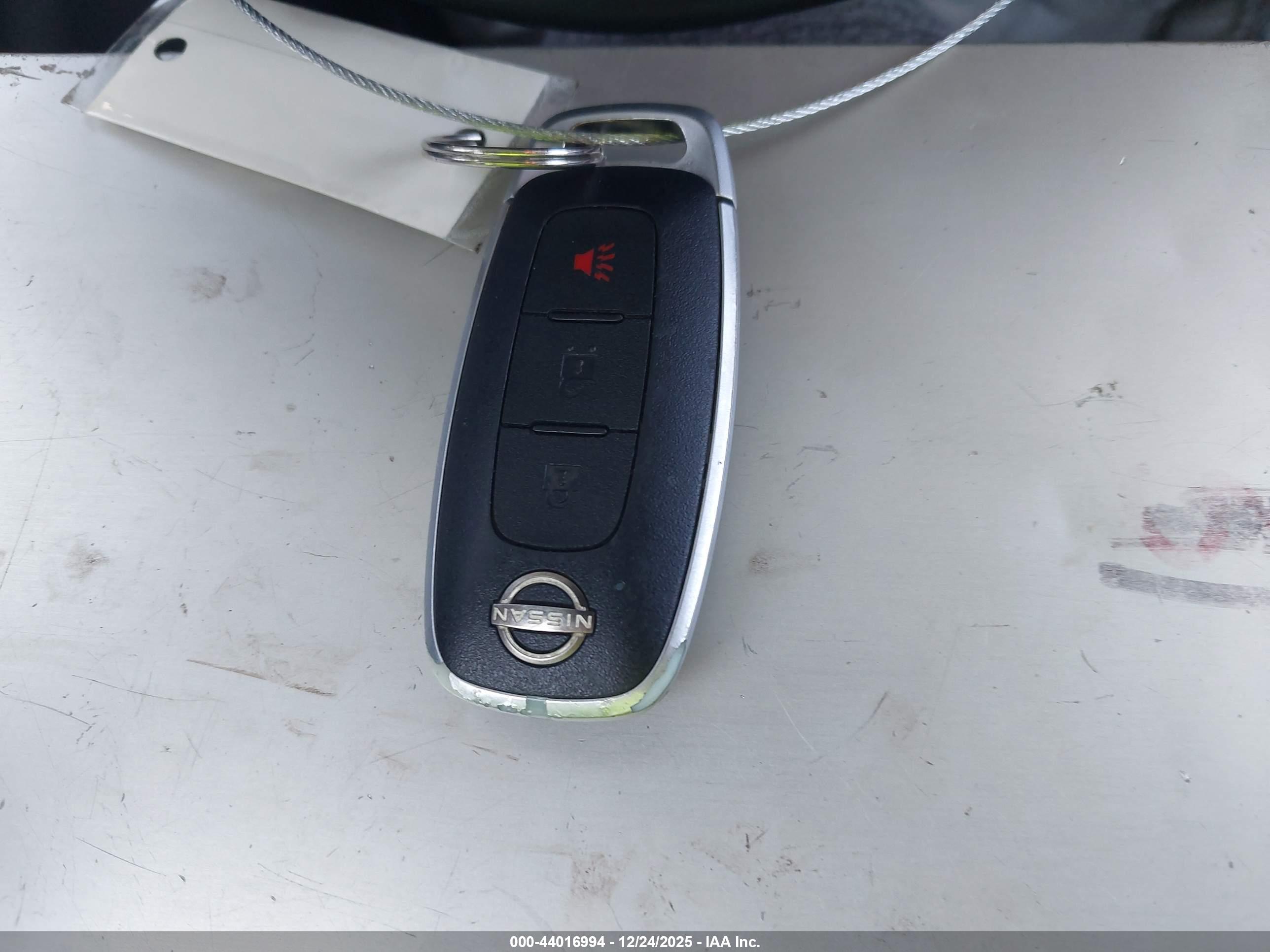 NISSAN ROGUE image 11