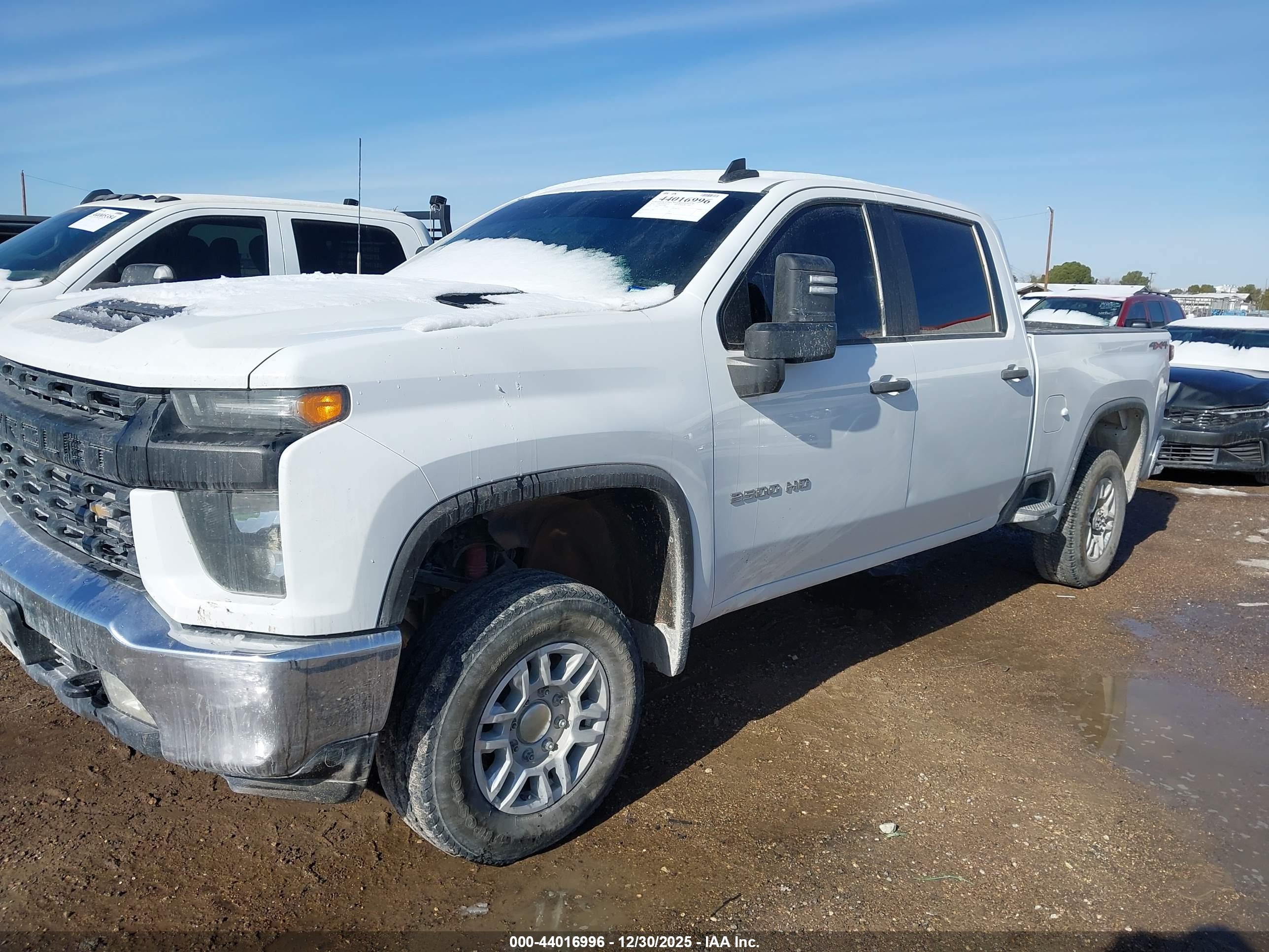 CHEVROLET SILVERADO image 6