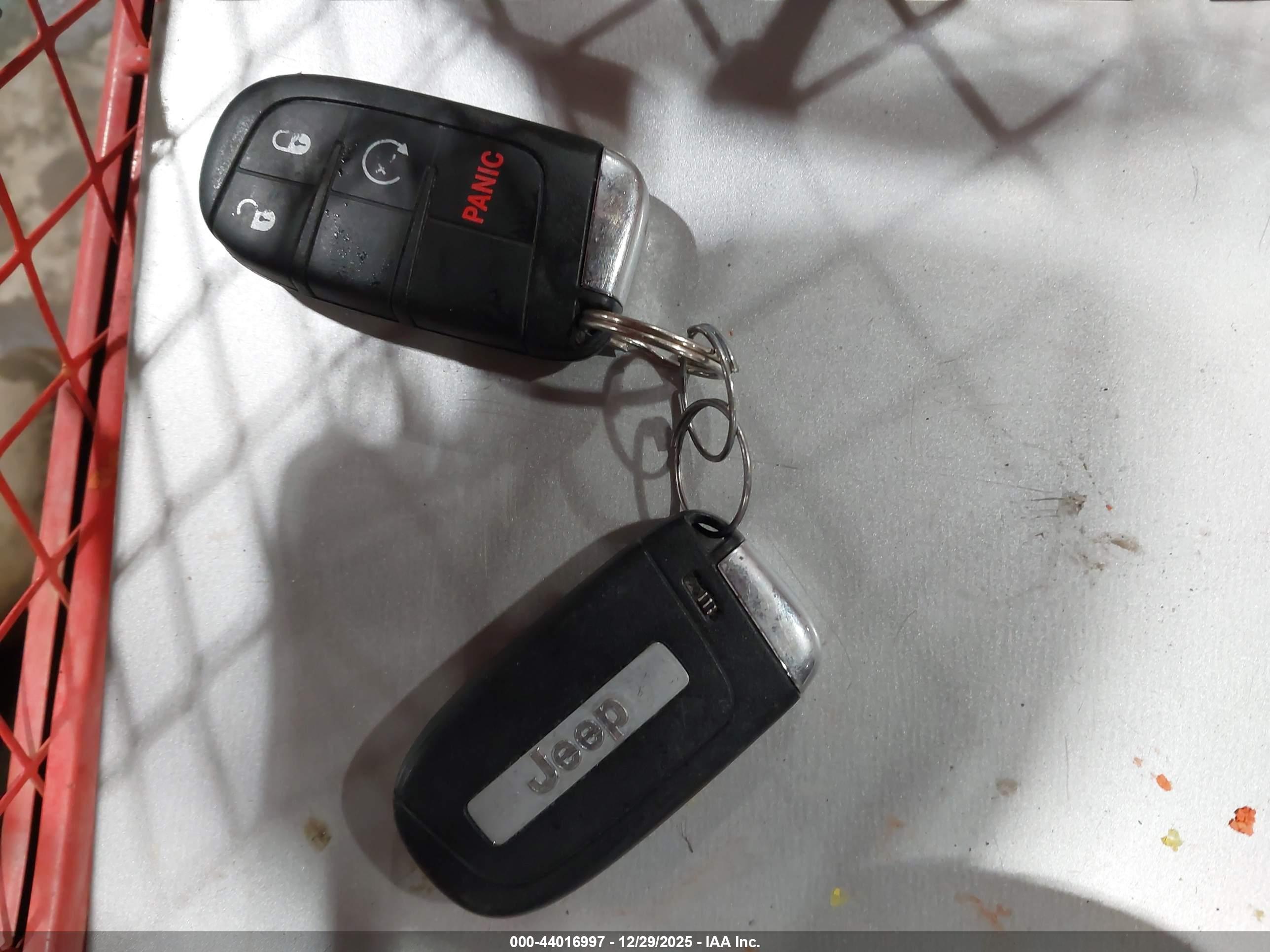 JEEP RENEGADE image 11