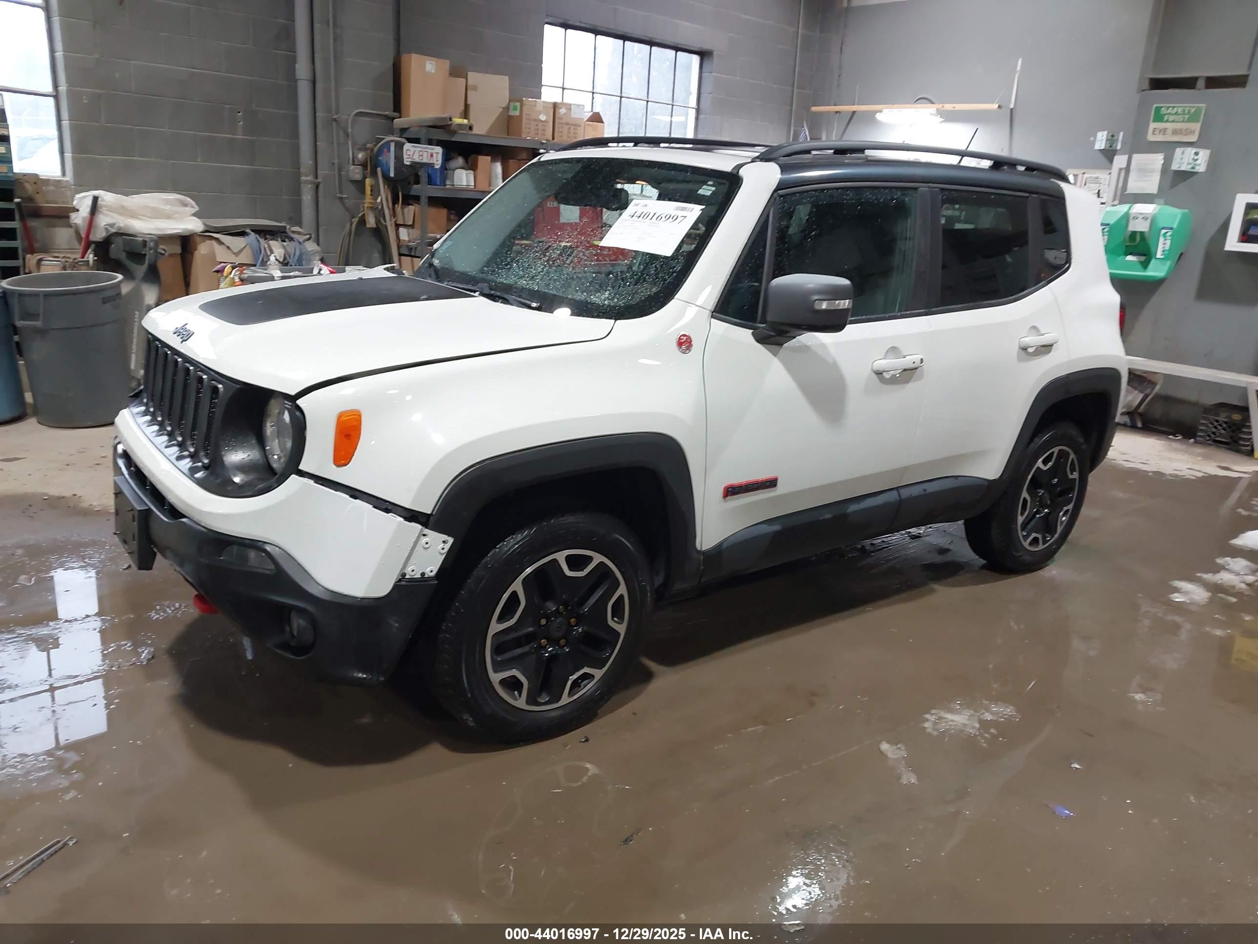 JEEP RENEGADE image 2