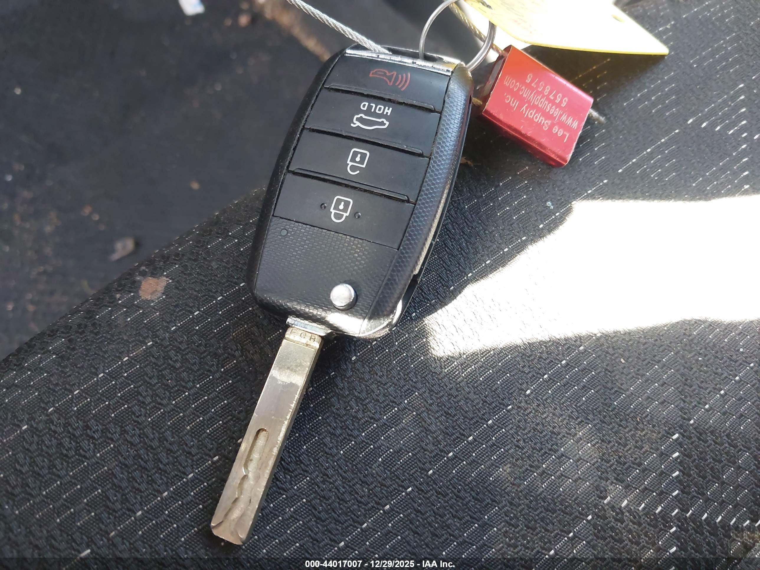 KIA RIO image 11