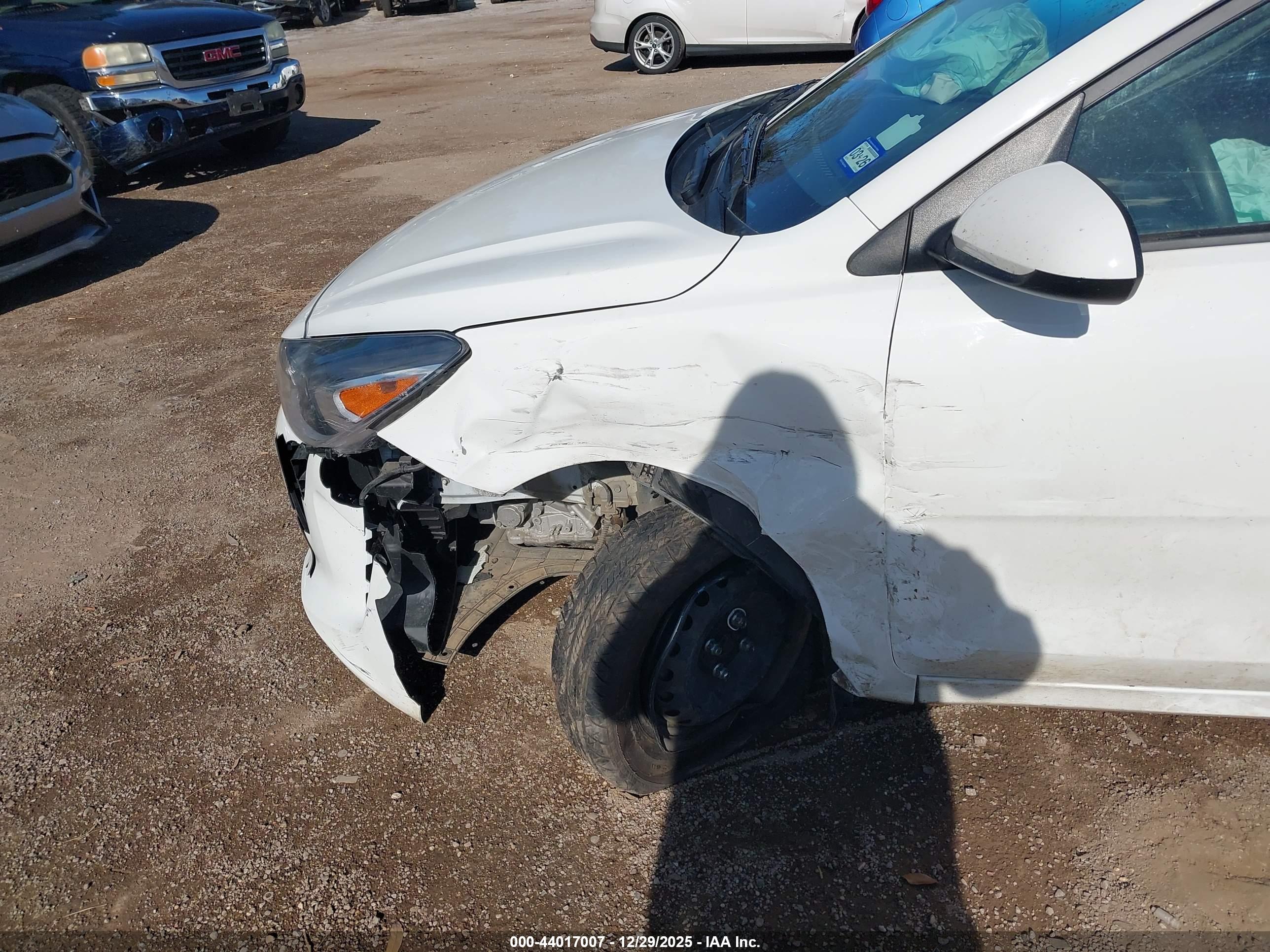 KIA RIO image 6