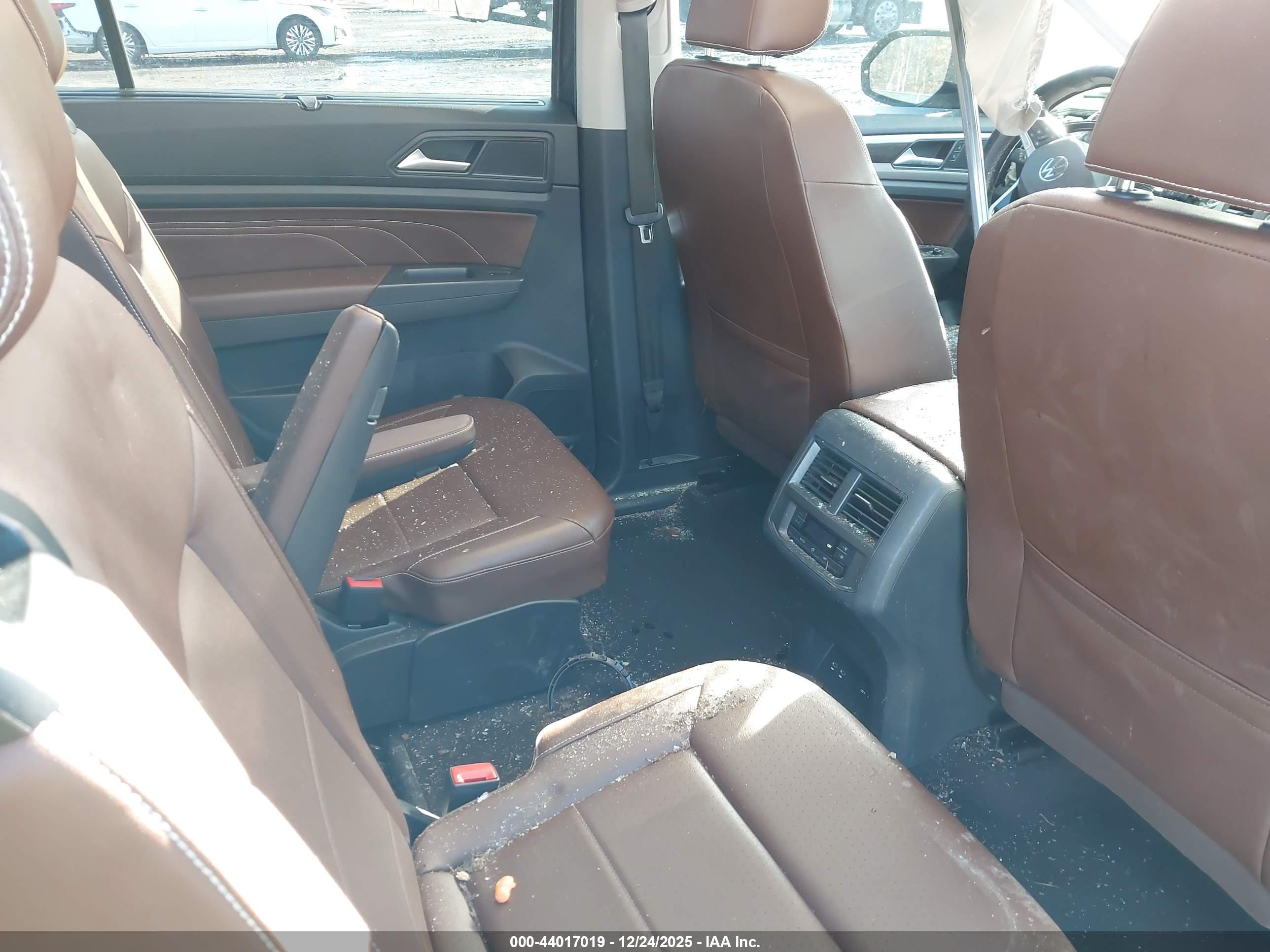 VOLKSWAGEN ATLAS image 8