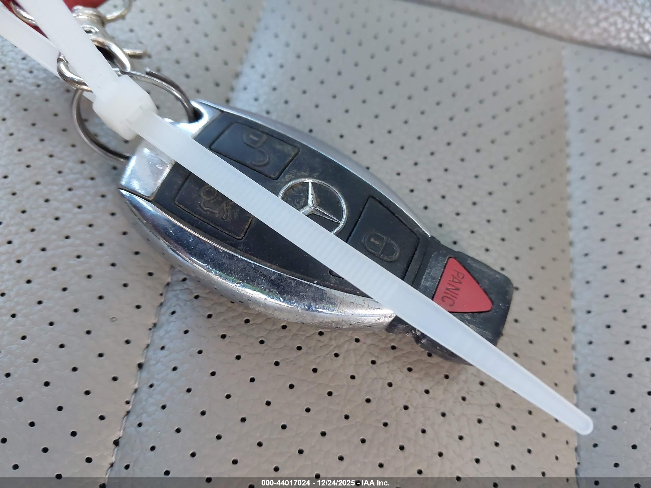 MERCEDES-BENZ C image 11