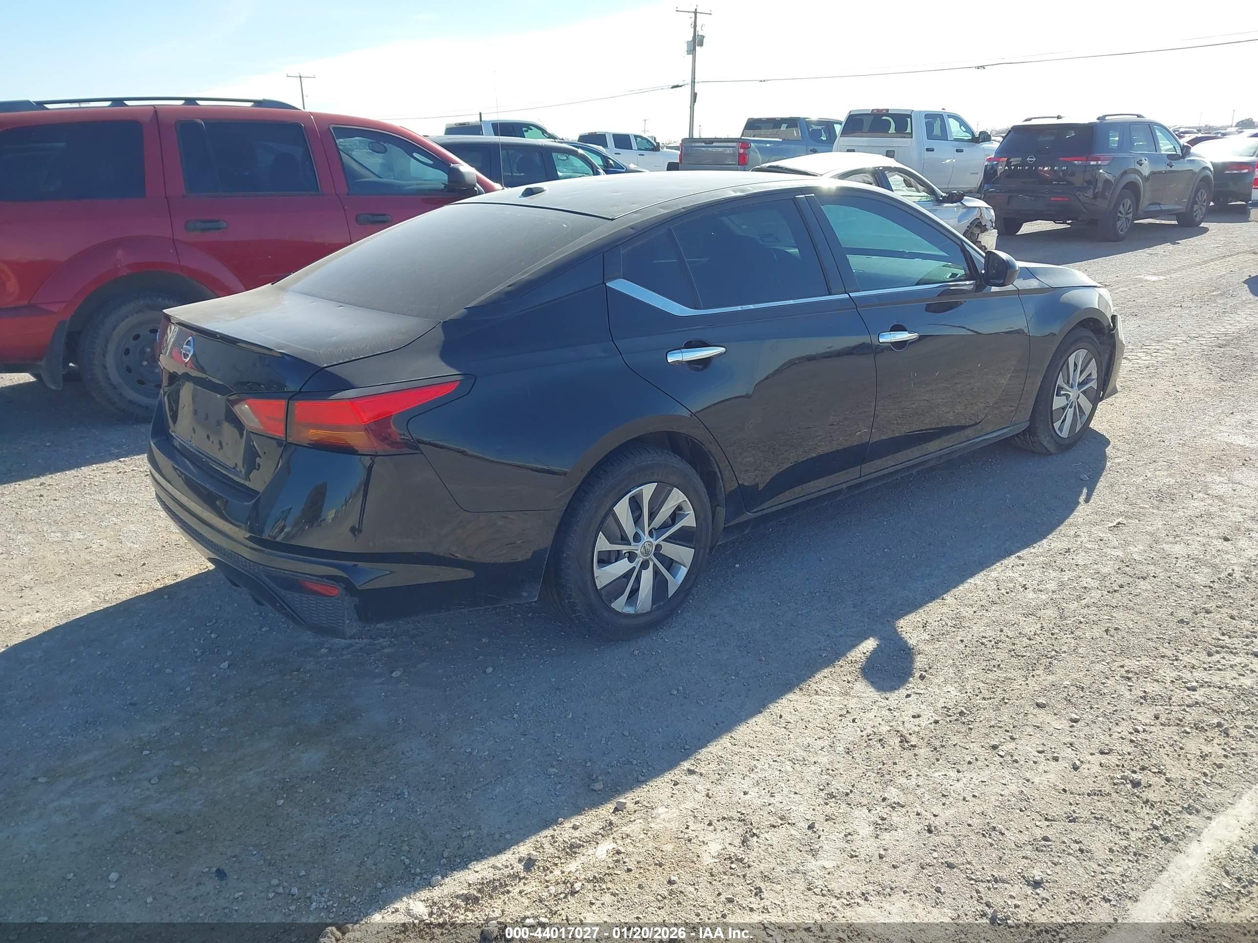 NISSAN ALTIMA image 4