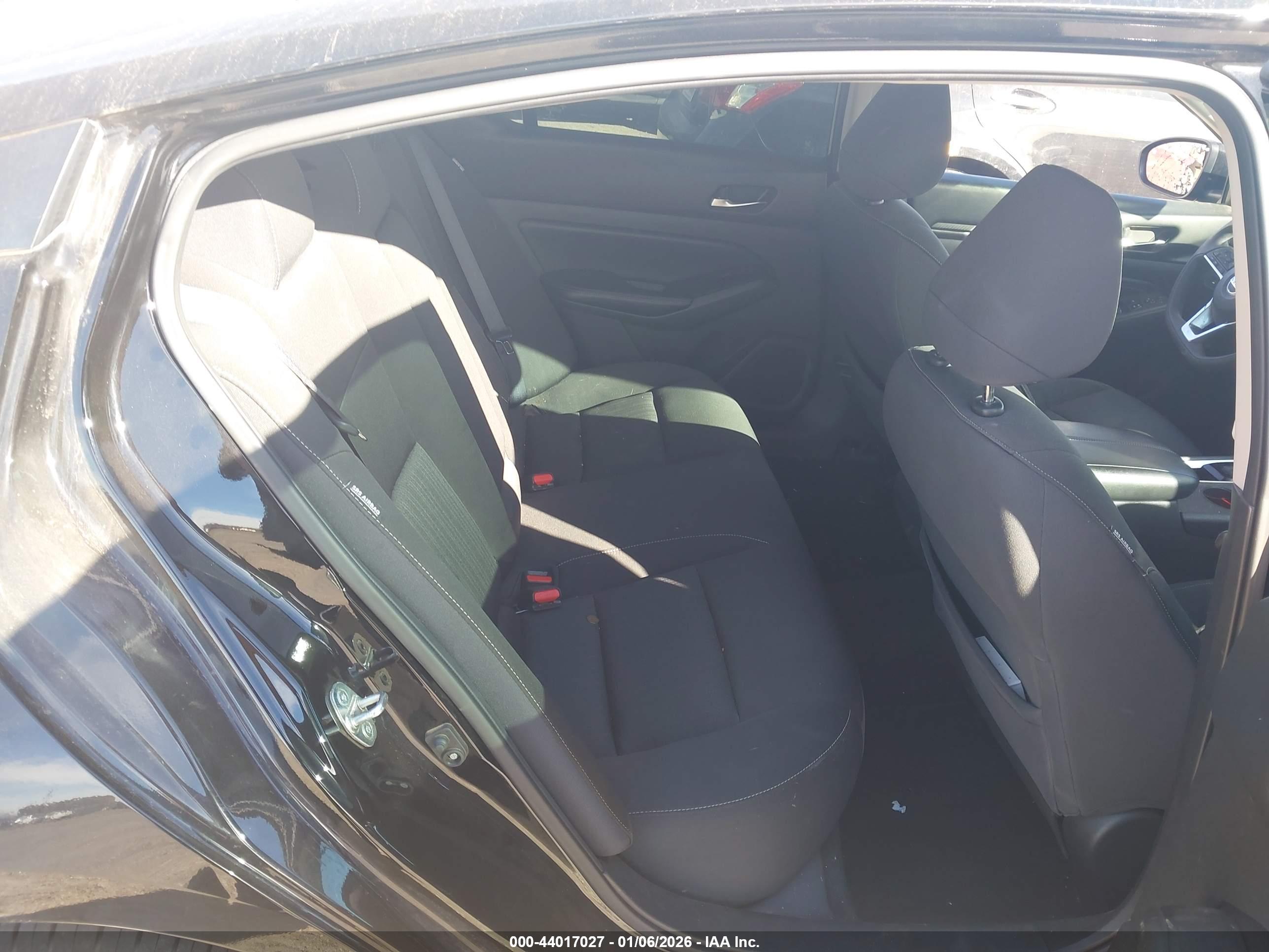 NISSAN ALTIMA image 8