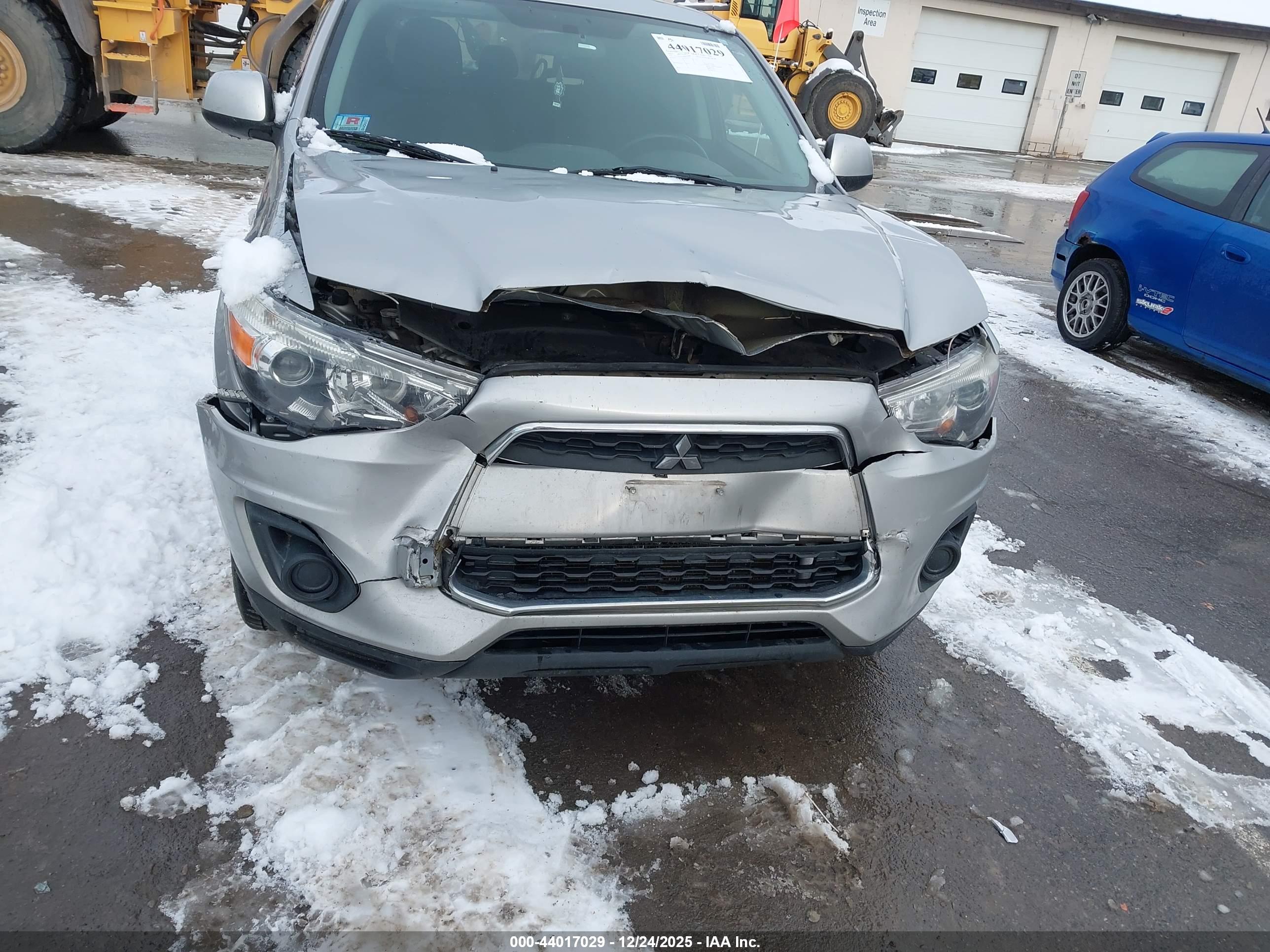 MITSUBISHI OUTLANDER image 6
