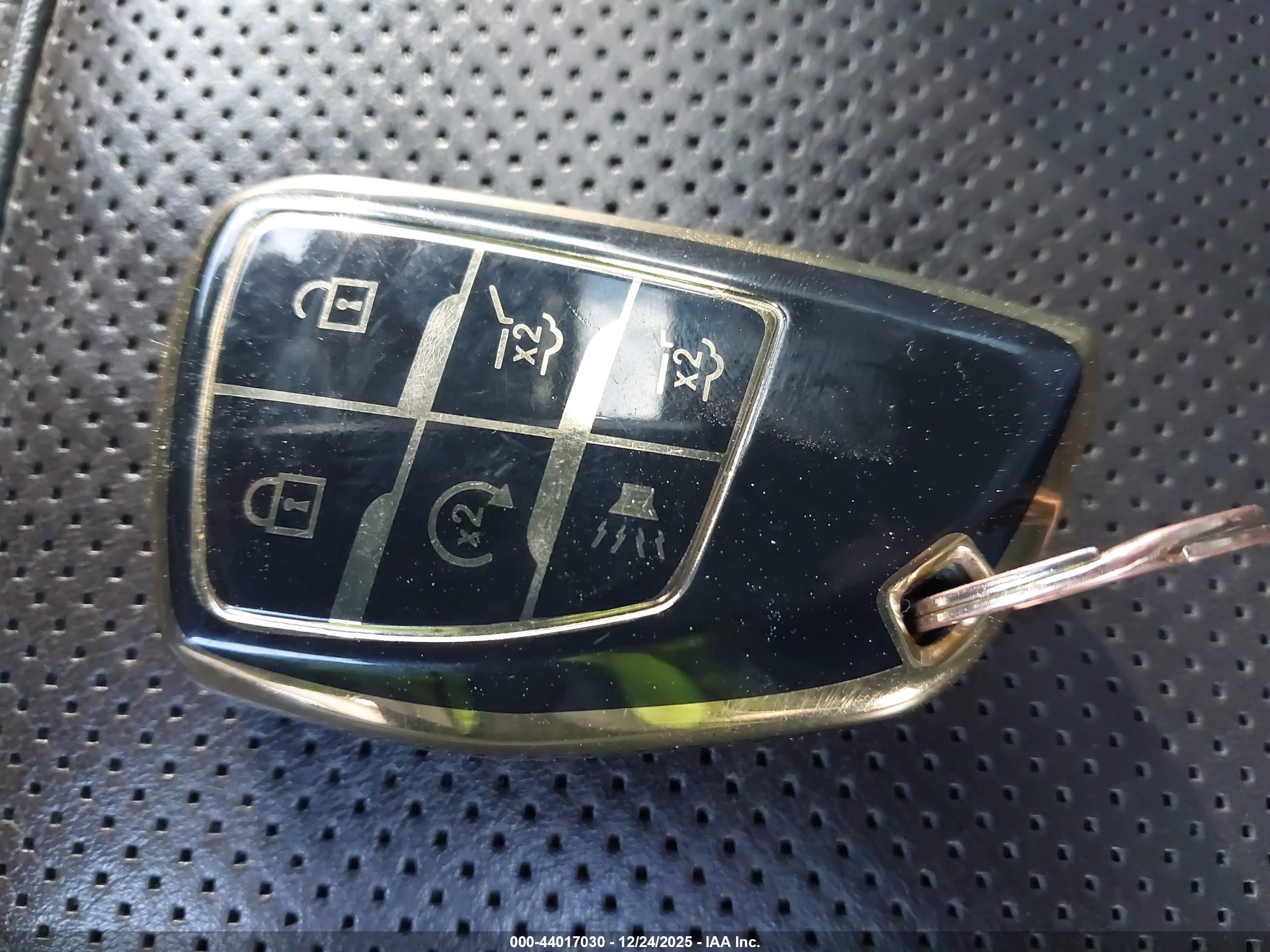 GMC YUKON image 11