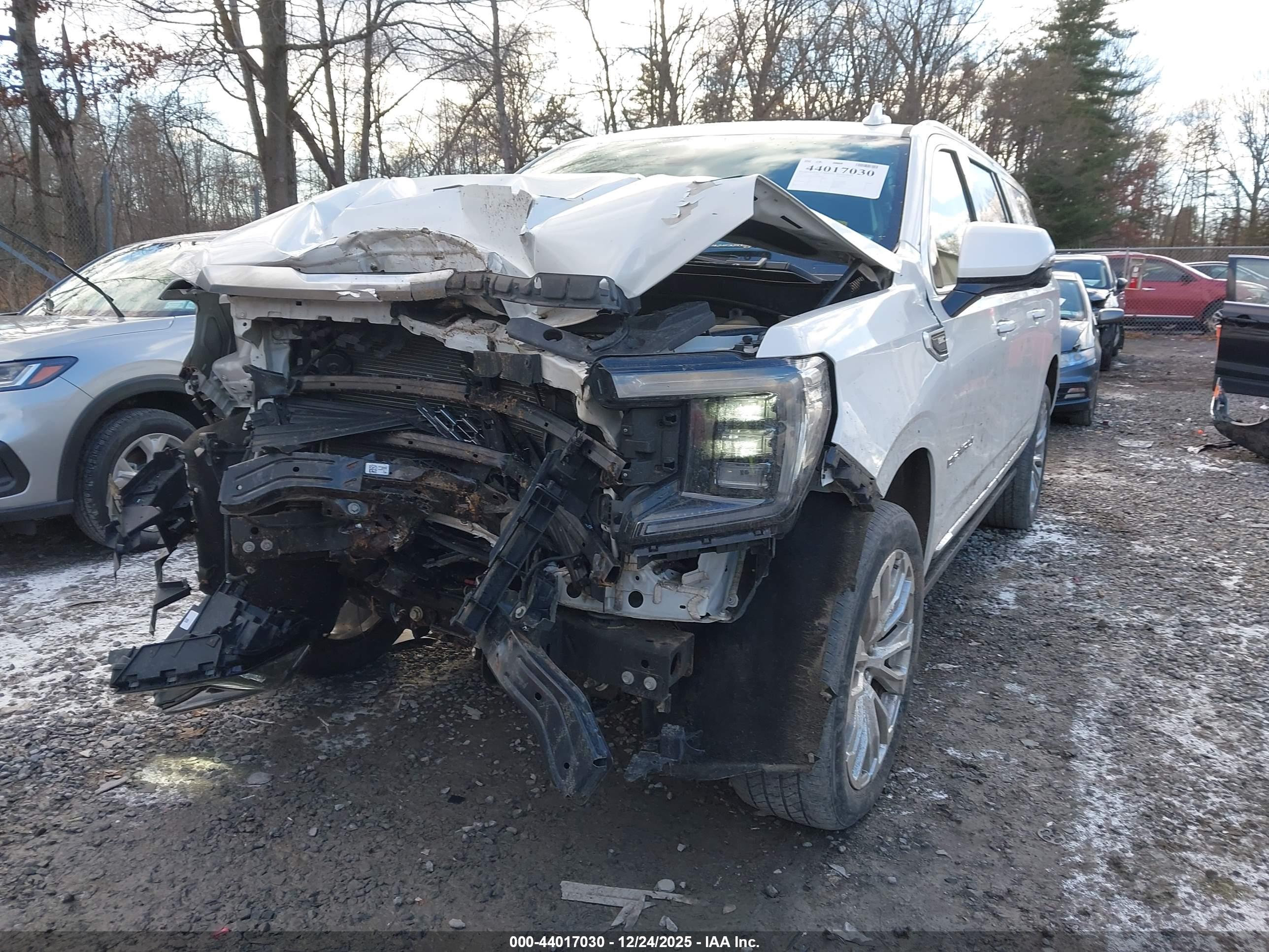 GMC YUKON image 6